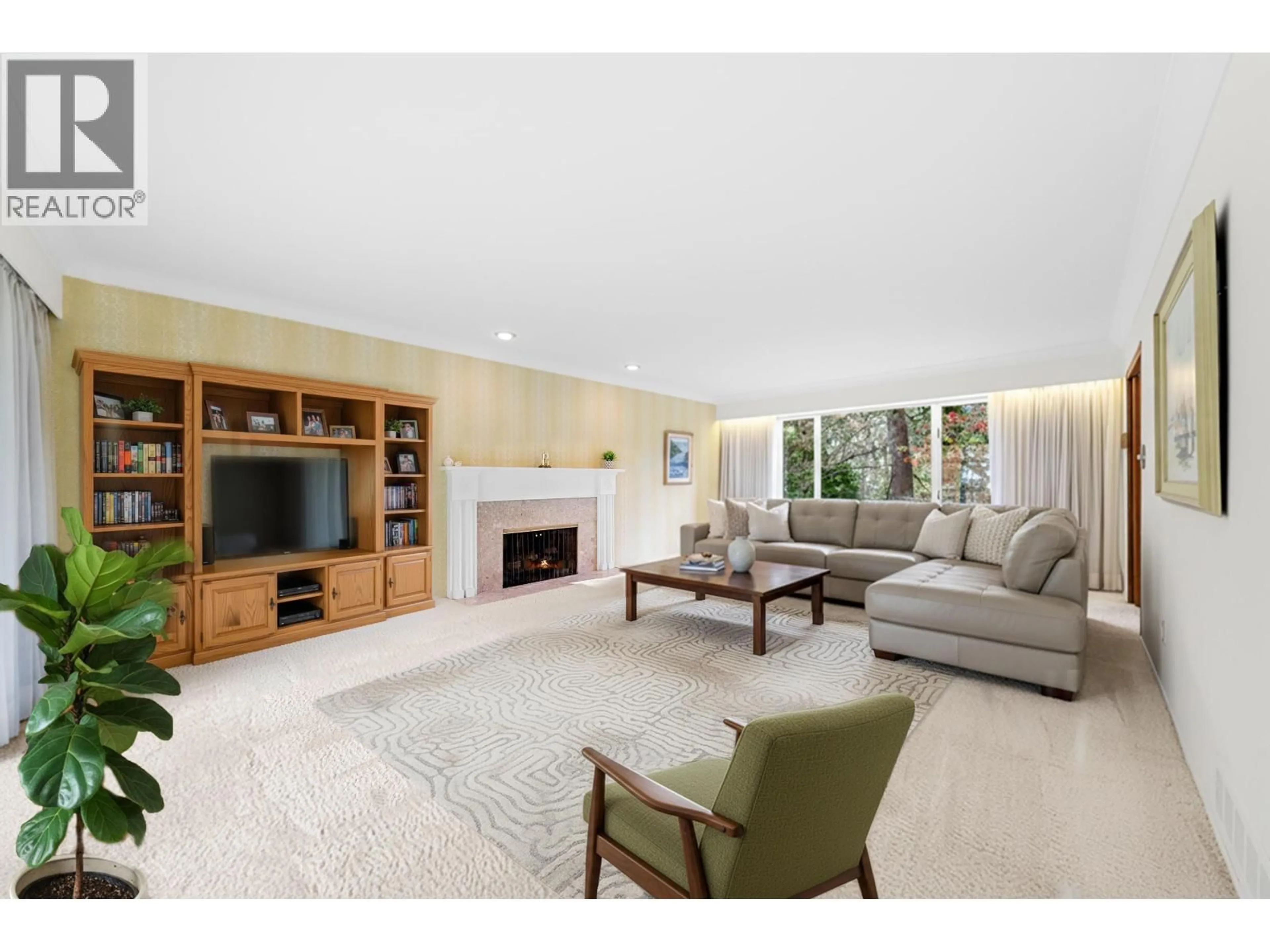 Living room with furniture, unknown for 895 ELVEDEN ROW, West Vancouver British Columbia V7S1Y7