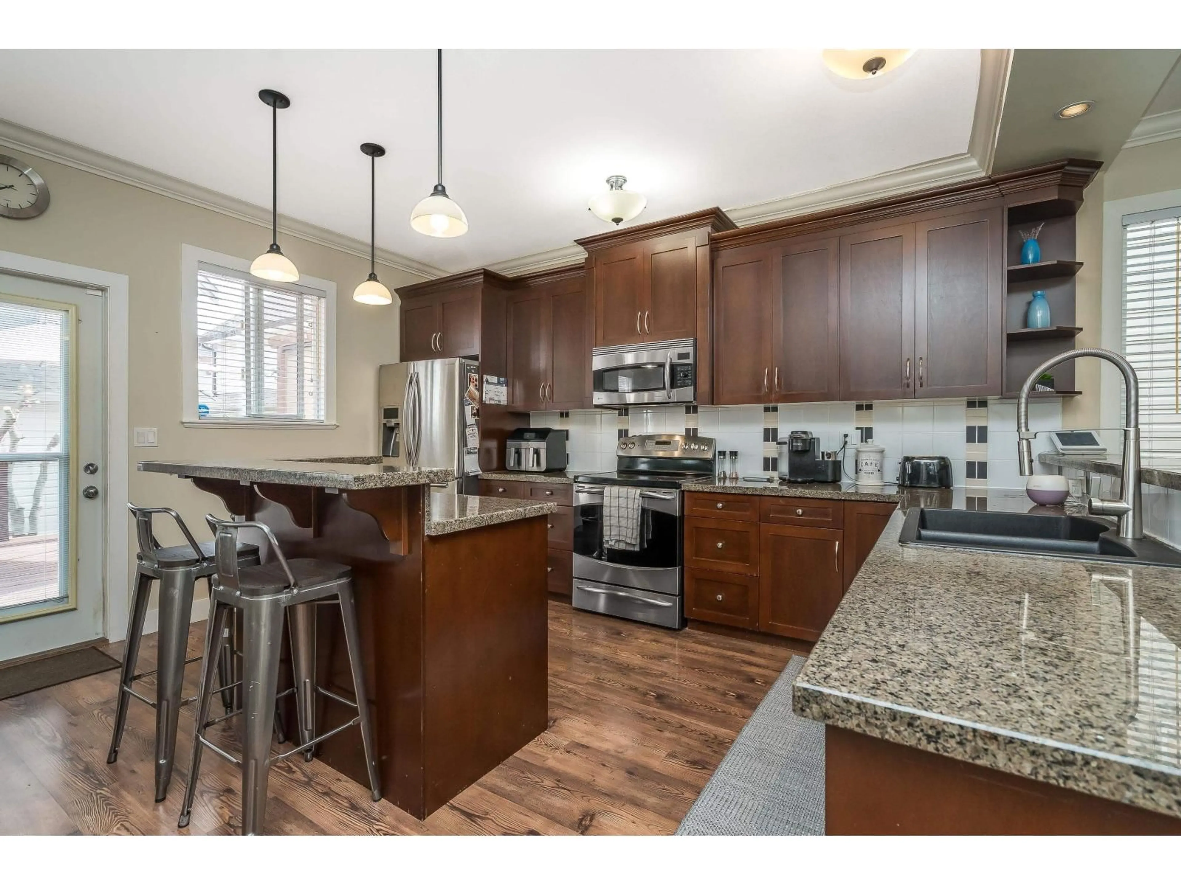 Open concept kitchen, unknown for 19232 68A AVENUE, Surrey British Columbia V4N0B6