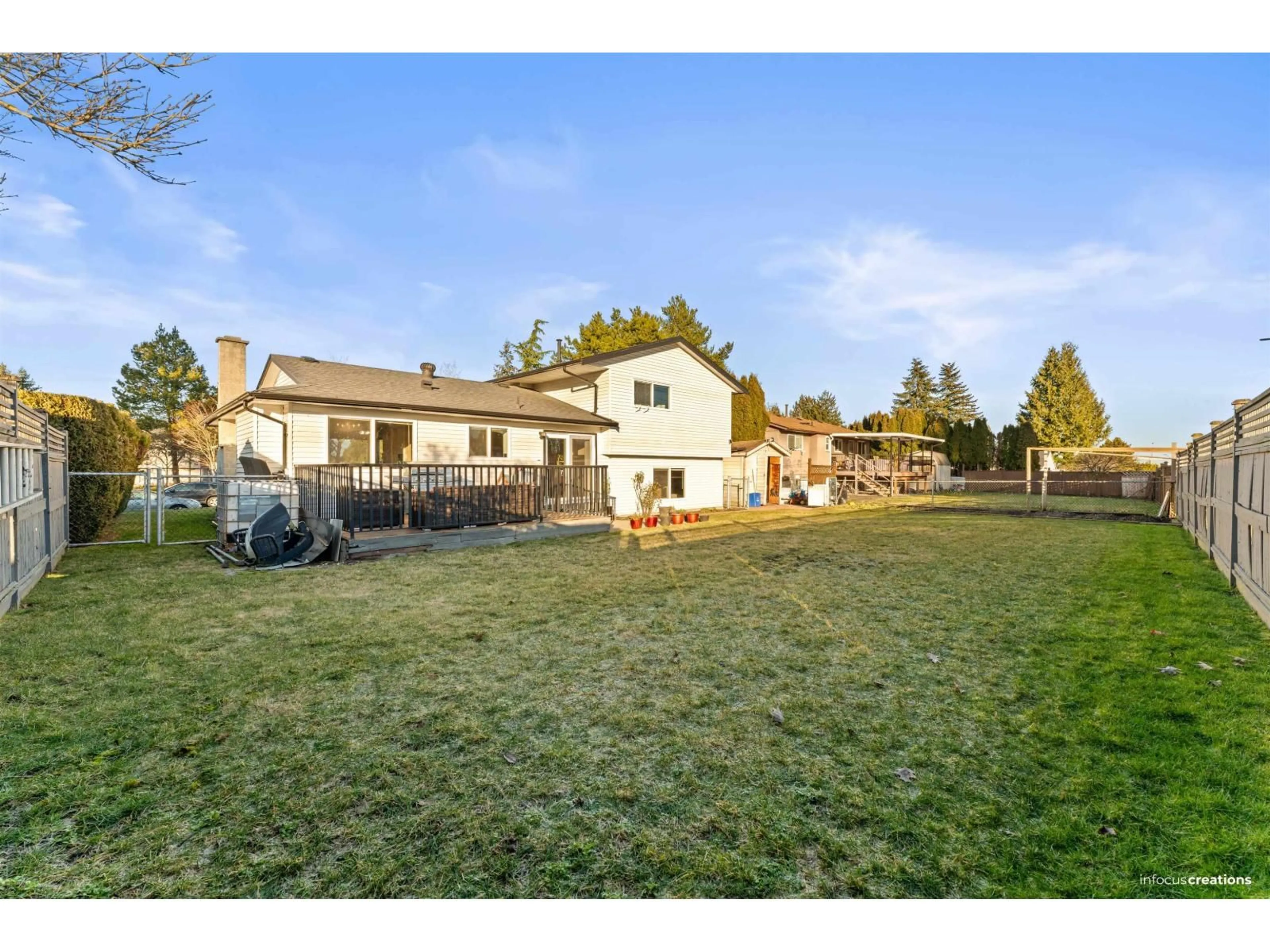 A pic from outside/outdoor area/front of a property/back of a property/a pic from drone, unknown for 15796 95A AVENUE, Surrey British Columbia V4N2L4