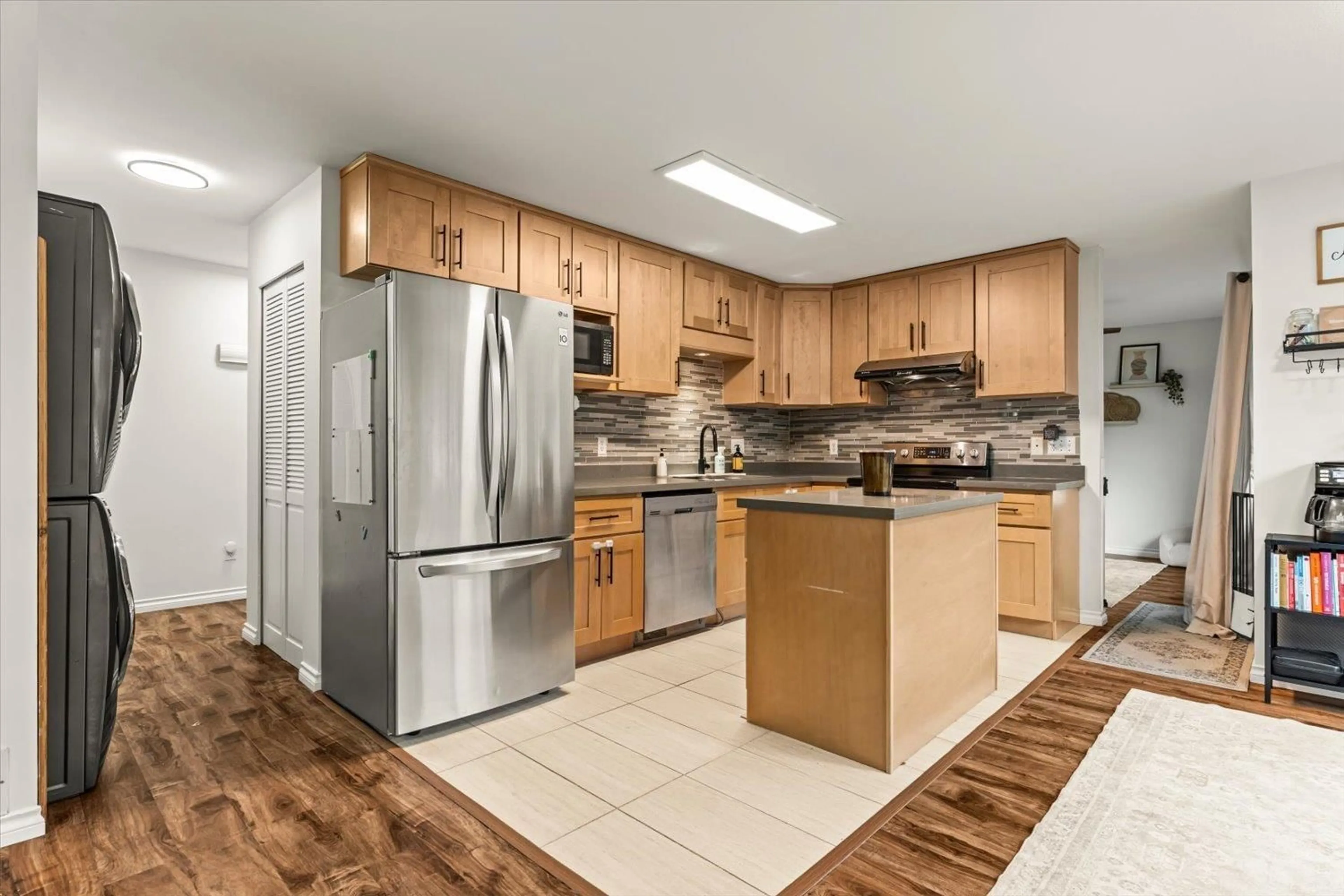 Standard kitchen, unknown for 45818 THOMAS ROAD, Chilliwack British Columbia V2R3W9