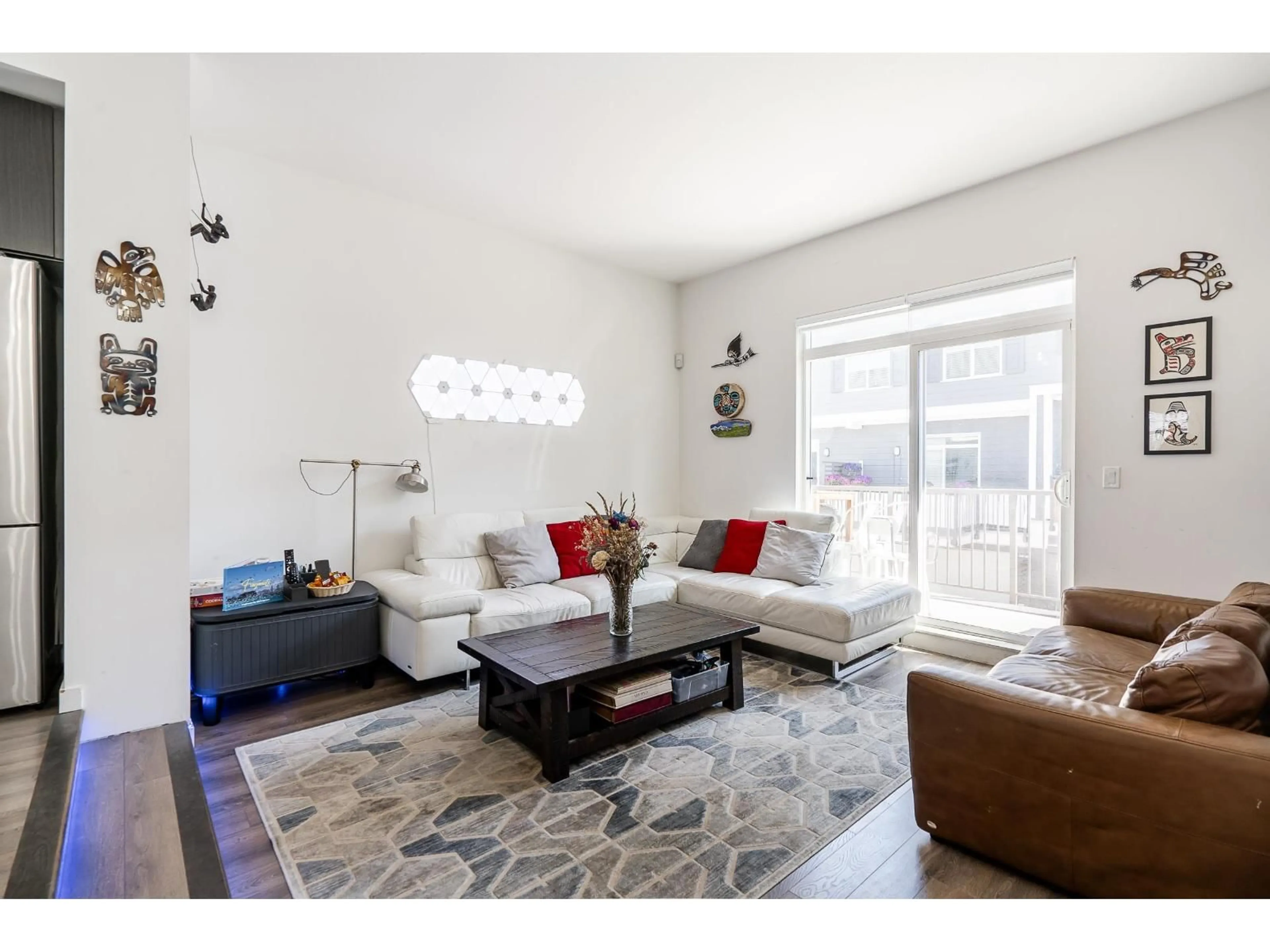 Living room with furniture, wood/laminate floor for 94 - 8130 136A STREET, Surrey British Columbia V3W1H9