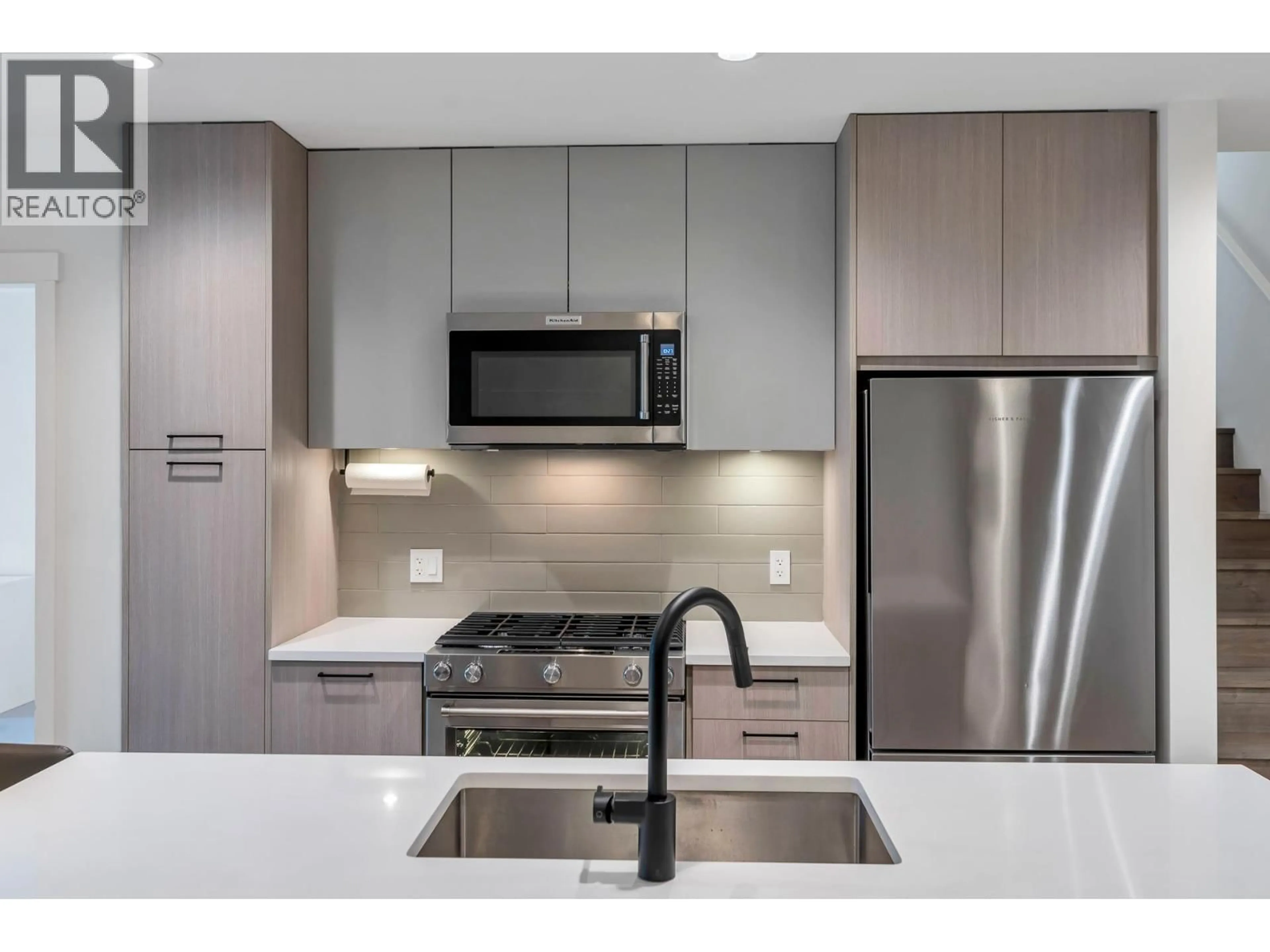 Standard kitchen, unknown for 611 - 707 COMO LAKE AVENUE, Coquitlam British Columbia V3J0J5