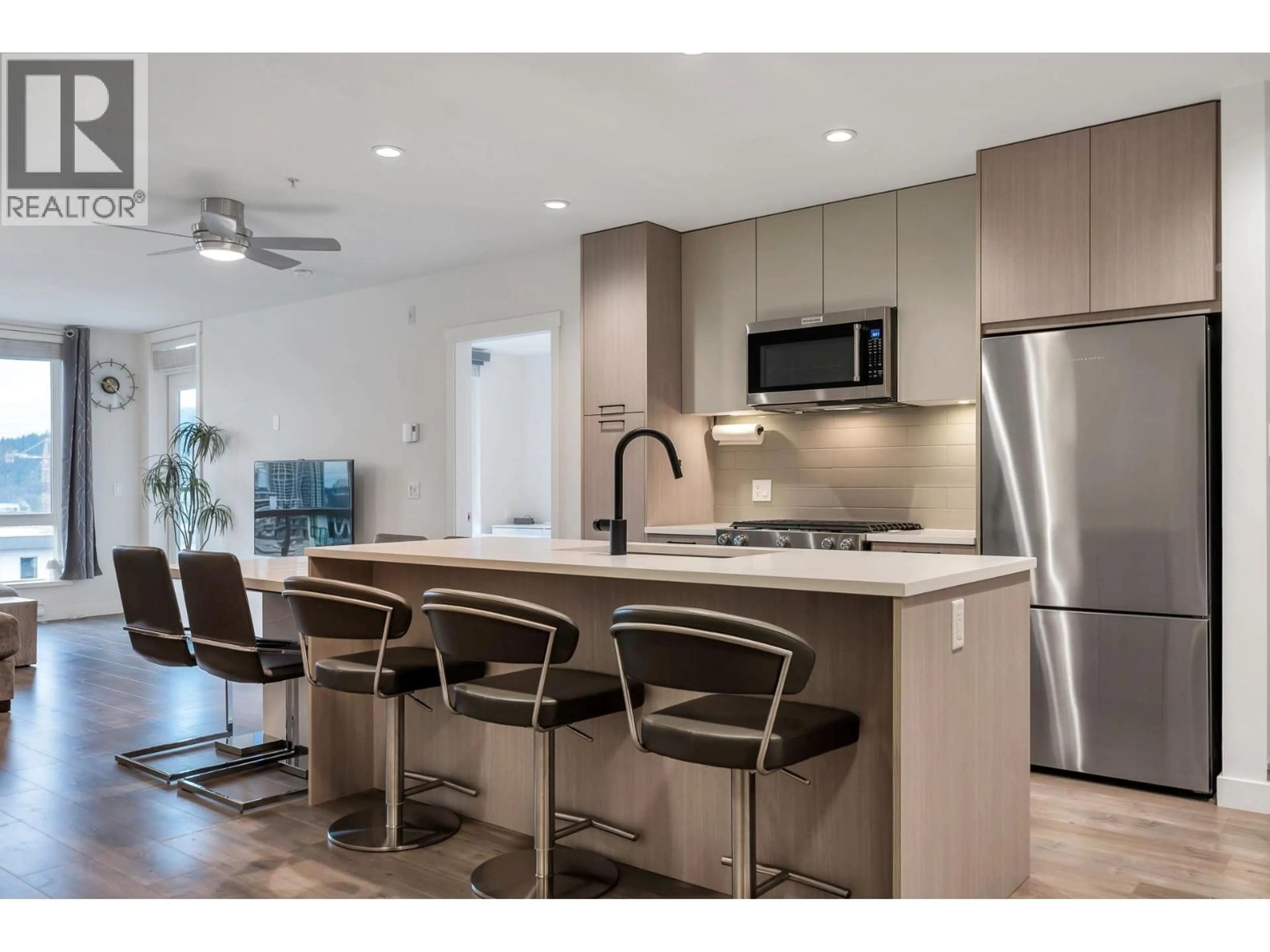 Open concept kitchen, unknown for 611 - 707 COMO LAKE AVENUE, Coquitlam British Columbia V3J0J5