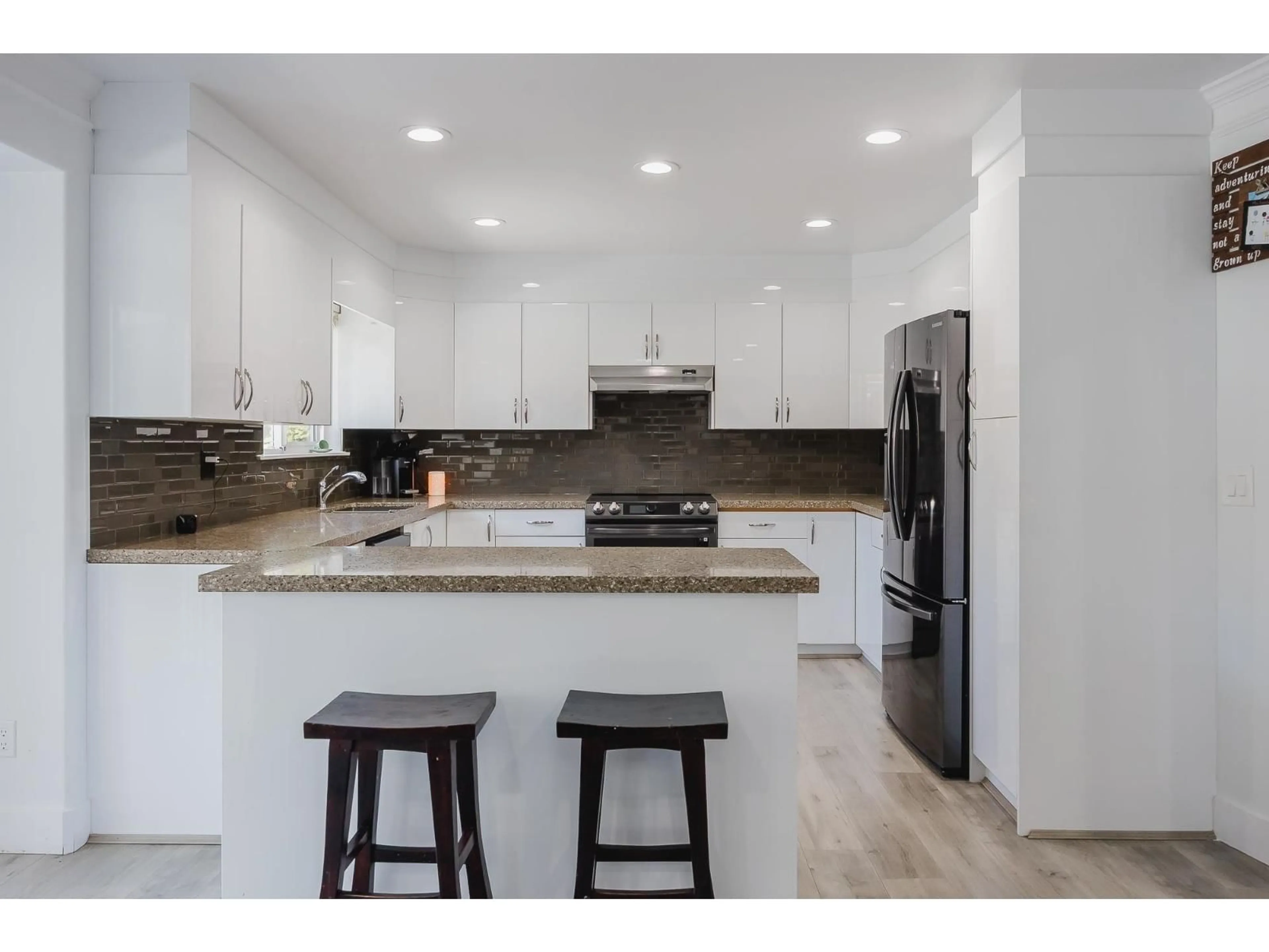 Open concept kitchen, unknown for 8077 169 STREET, Surrey British Columbia V4N4Y6