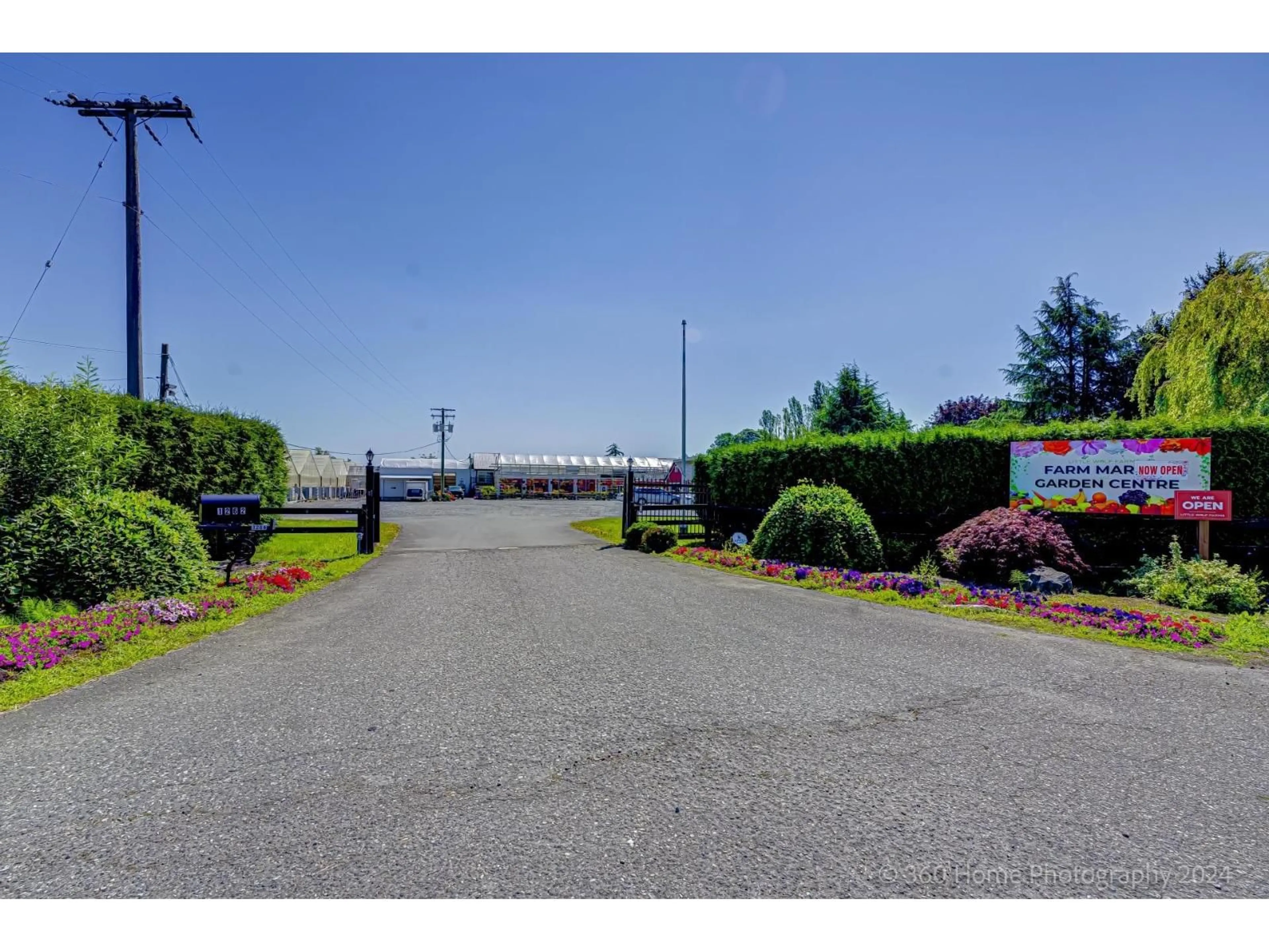 Indoor foyer for 1262 176 STREET, Surrey British Columbia V3Z9S5