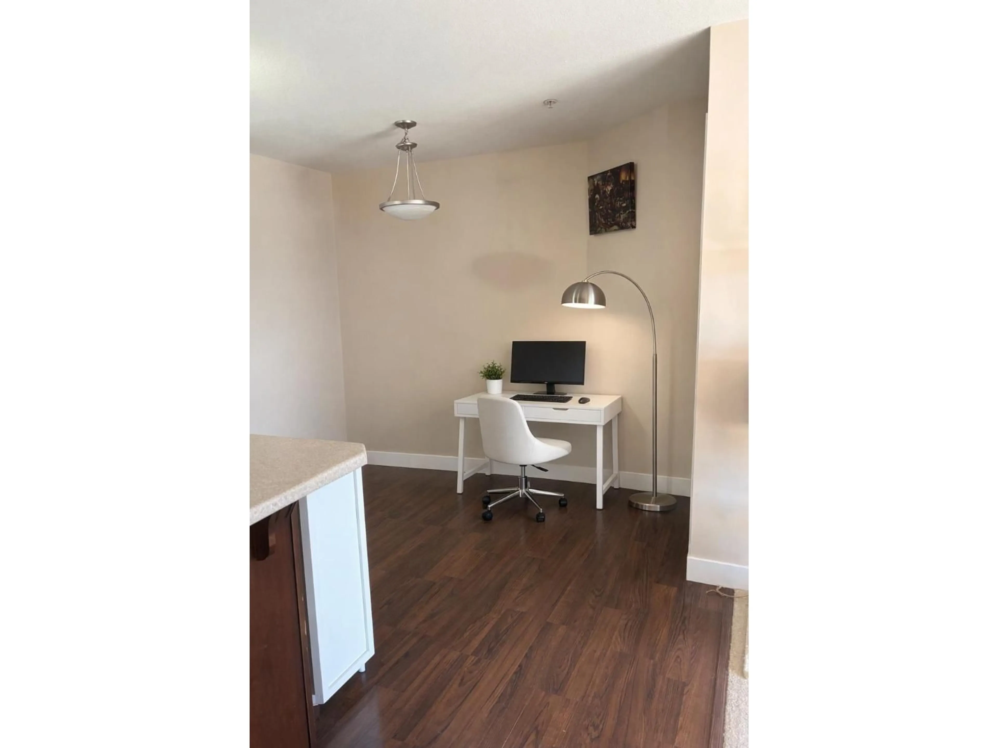 A pic of a room for 407 - 9422 VICTOR STREET, Chilliwack British Columbia V2P0B8