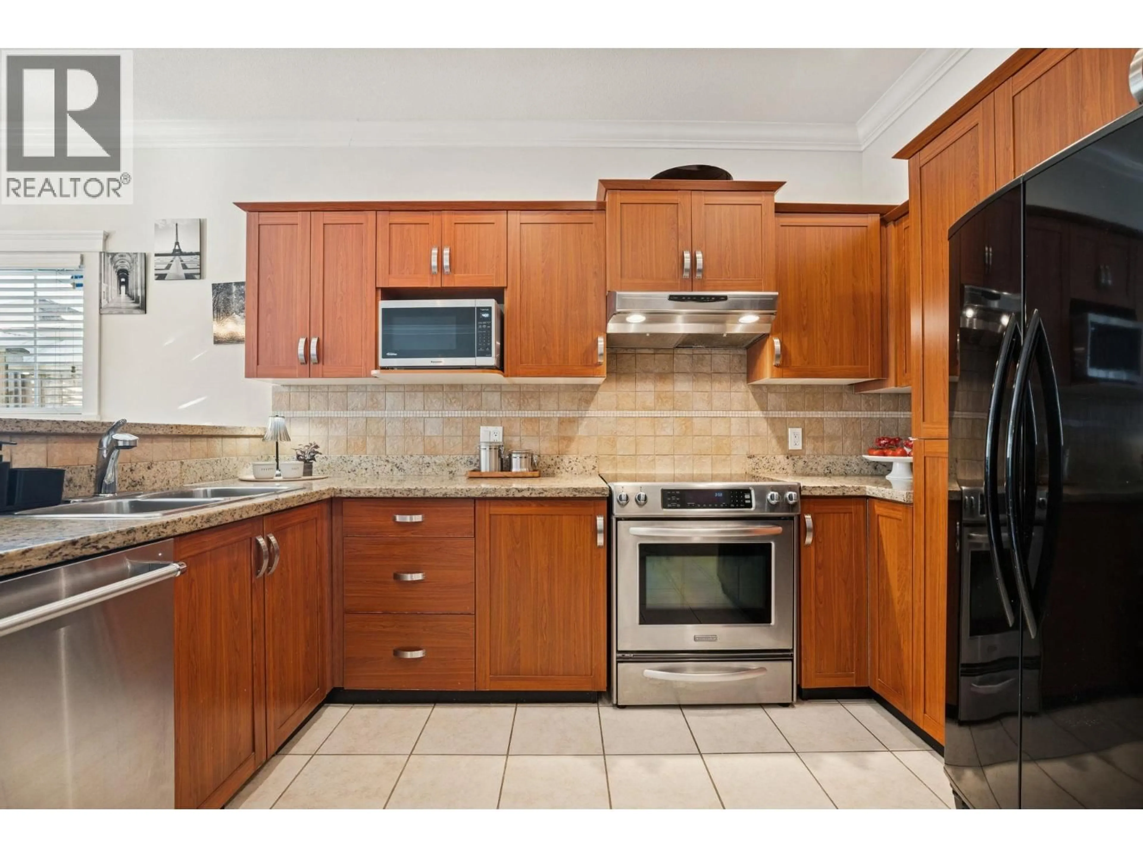 Standard kitchen, ceramic/tile floor for 210 - 3000 RIVERBEND DRIVE, Coquitlam British Columbia V3C6R1