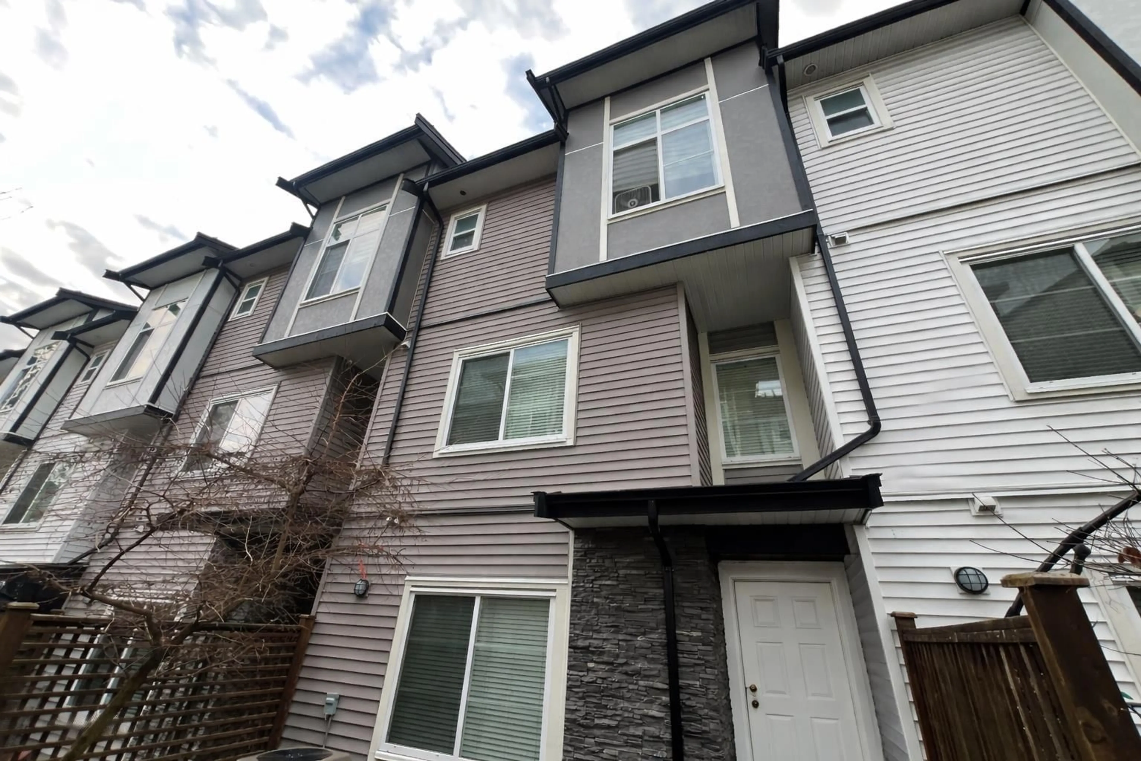 Home with vinyl exterior material, street for 47 - 5867 129 STREET, Surrey British Columbia V3X0J4