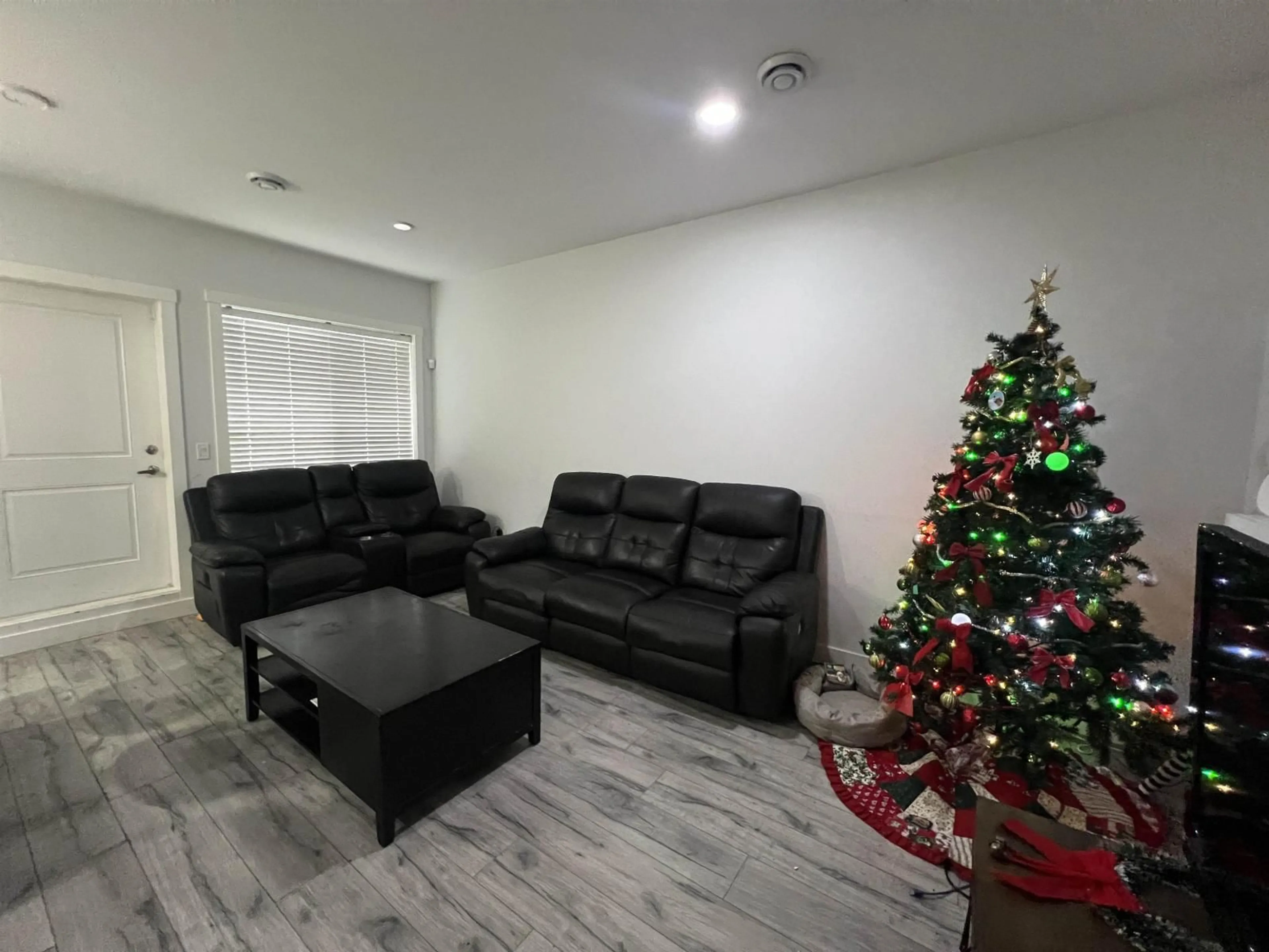 Living room with furniture, unknown for 47 - 5867 129 STREET, Surrey British Columbia V3X0J4