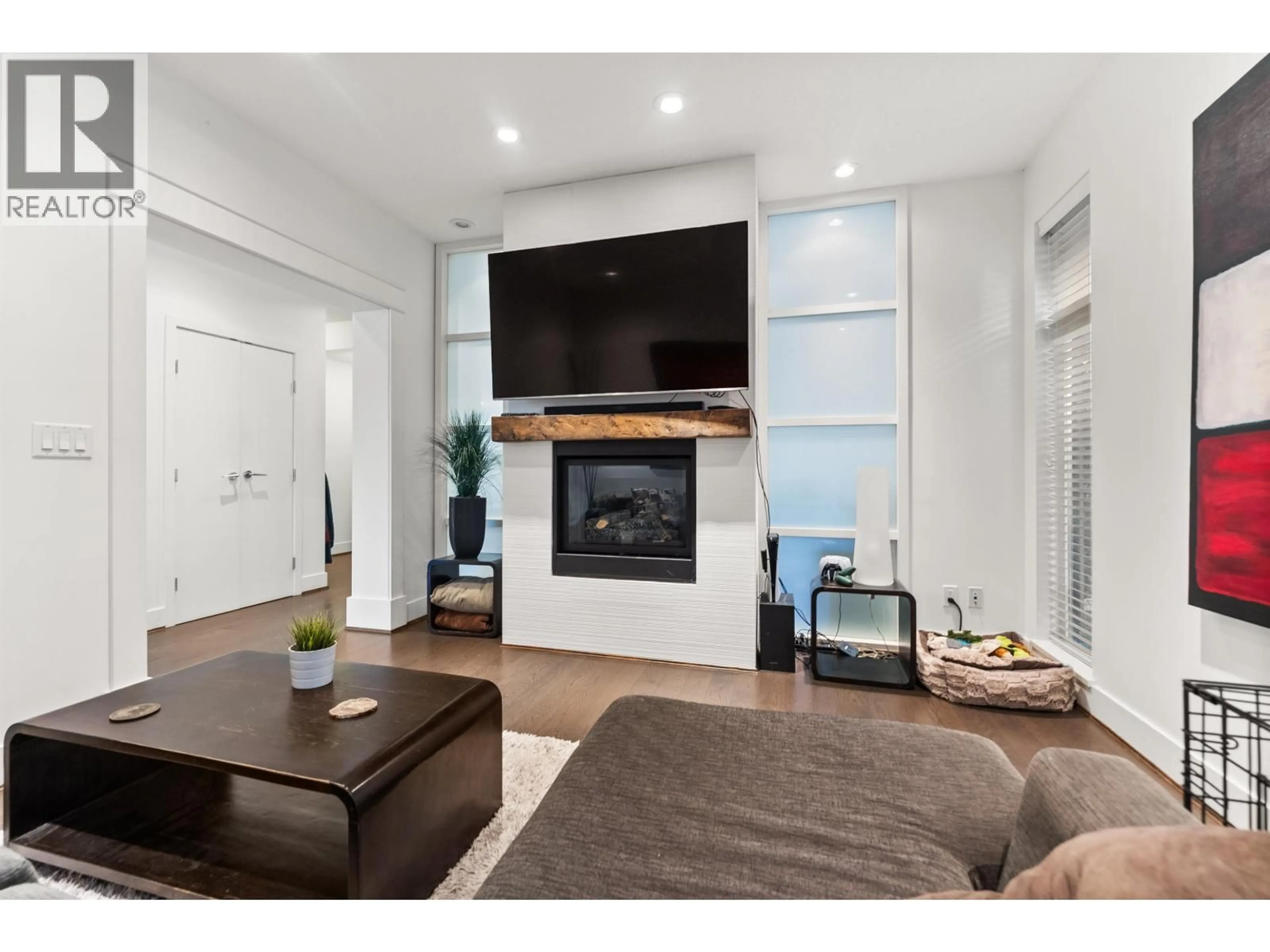 Living room with furniture, unknown for 41 - 3639 ALDERCREST DRIVE, North Vancouver British Columbia V7G0A1