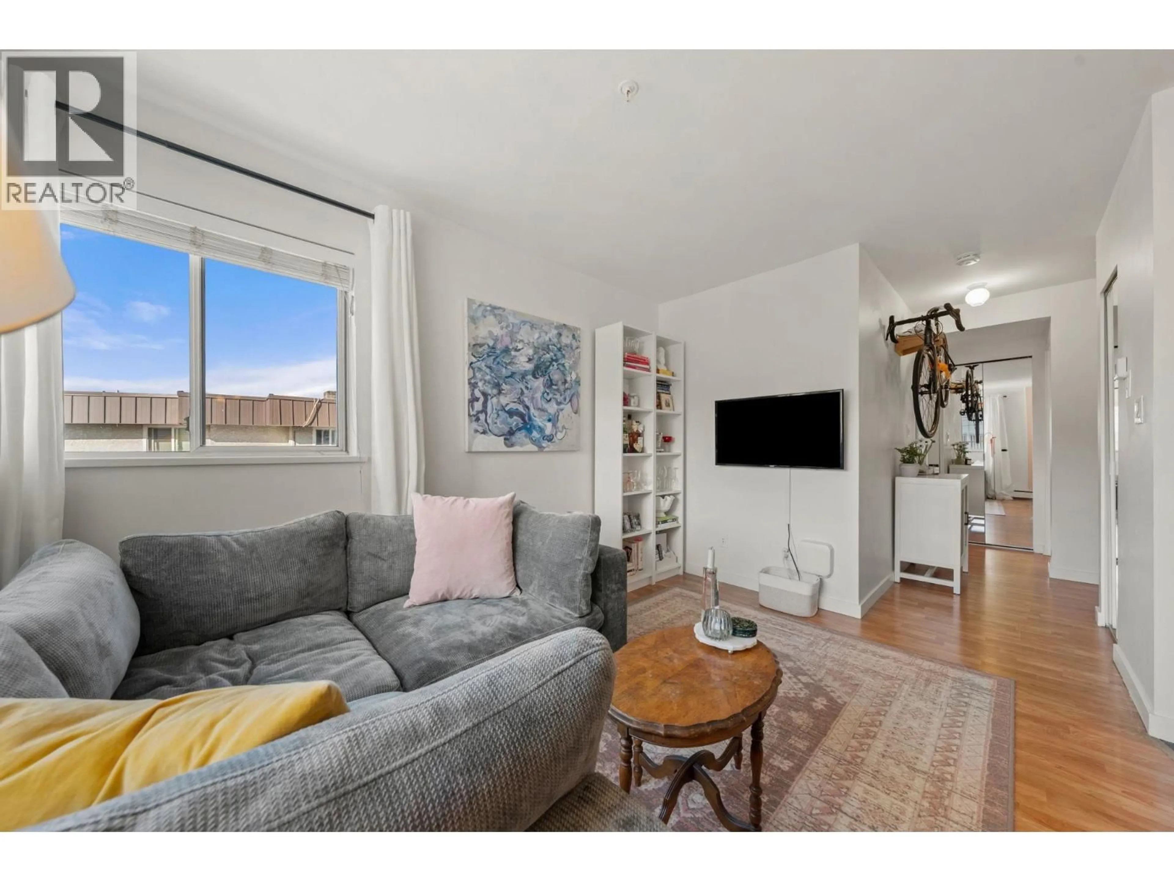 Living room with furniture, unknown for 305 - 33 TEMPLETON DRIVE, Vancouver British Columbia V5L3C9