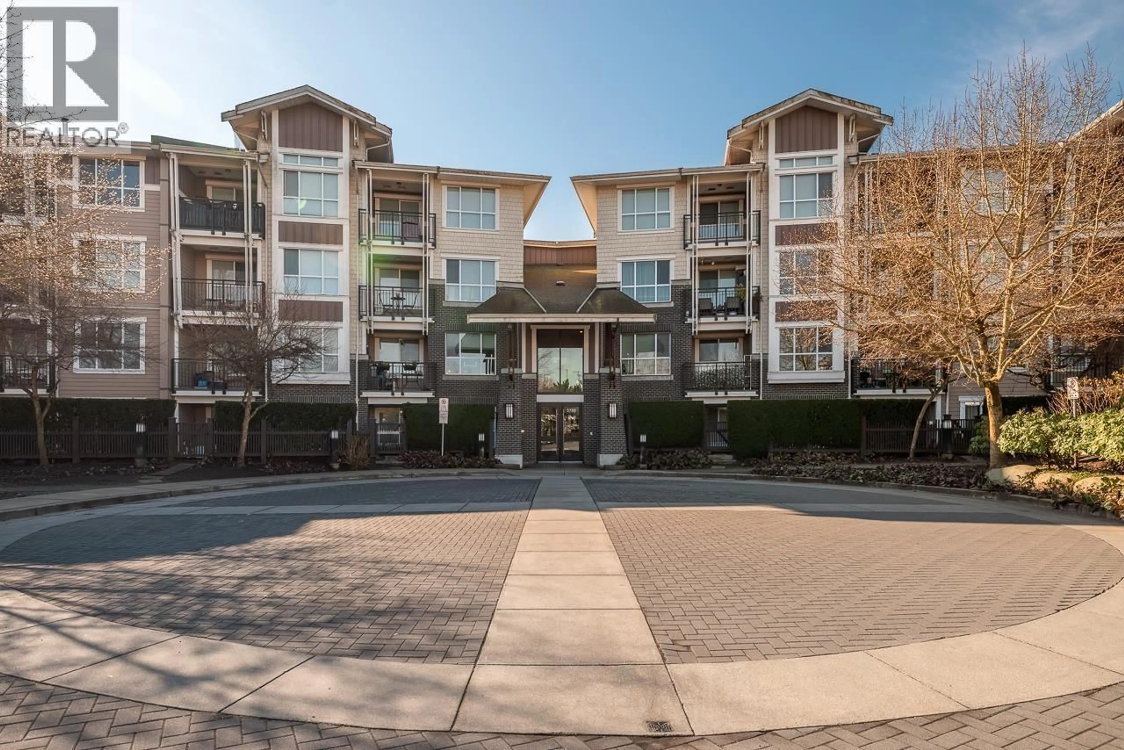 A pic from outside/outdoor area/front of a property/back of a property/a pic from drone, unknown for 406 - 5788 SIDLEY STREET, Burnaby British Columbia V5J0E4