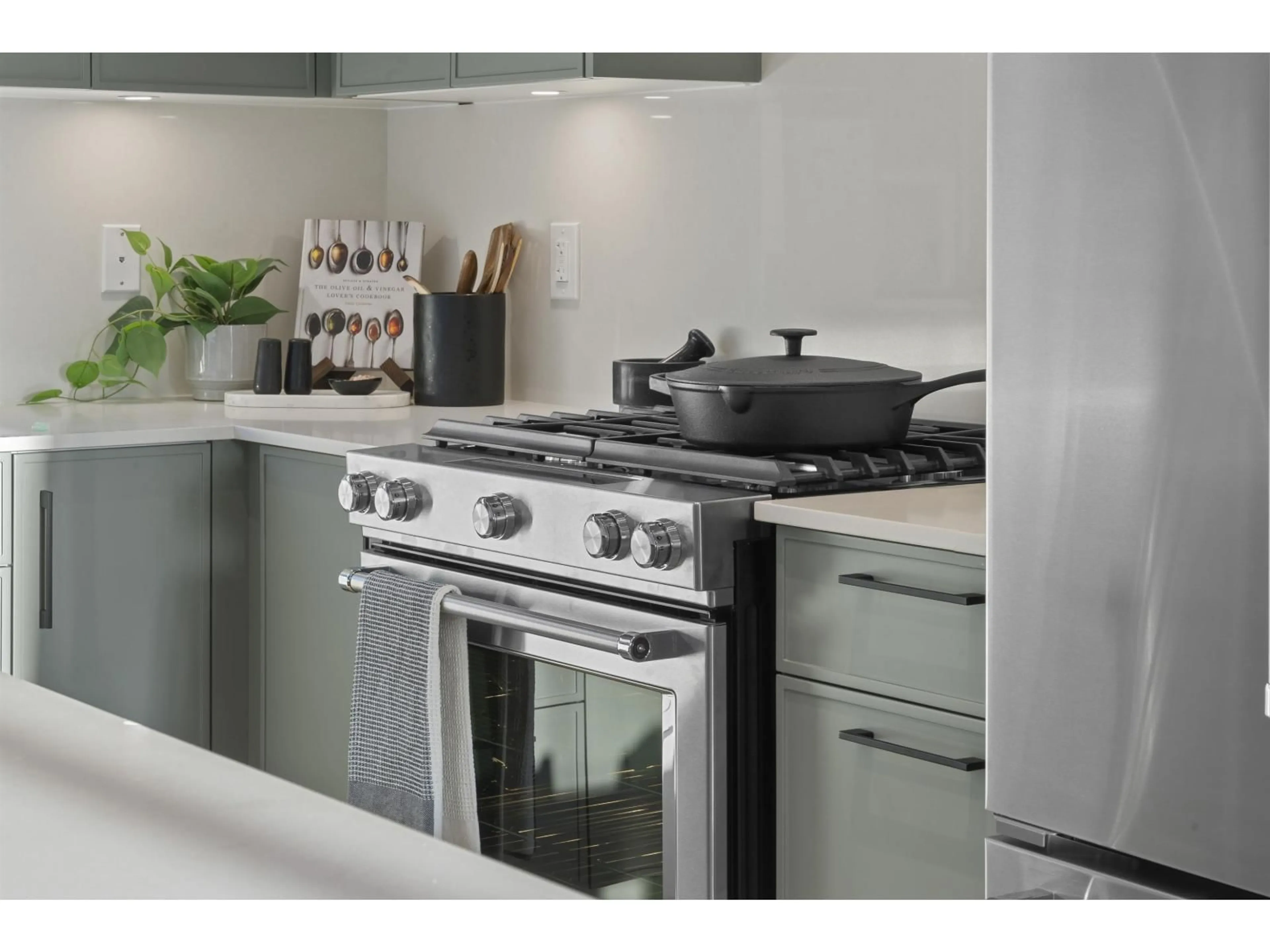 Standard kitchen, ceramic/tile floor for 25 - 7661 198B STREET, Langley British Columbia V0V0V0