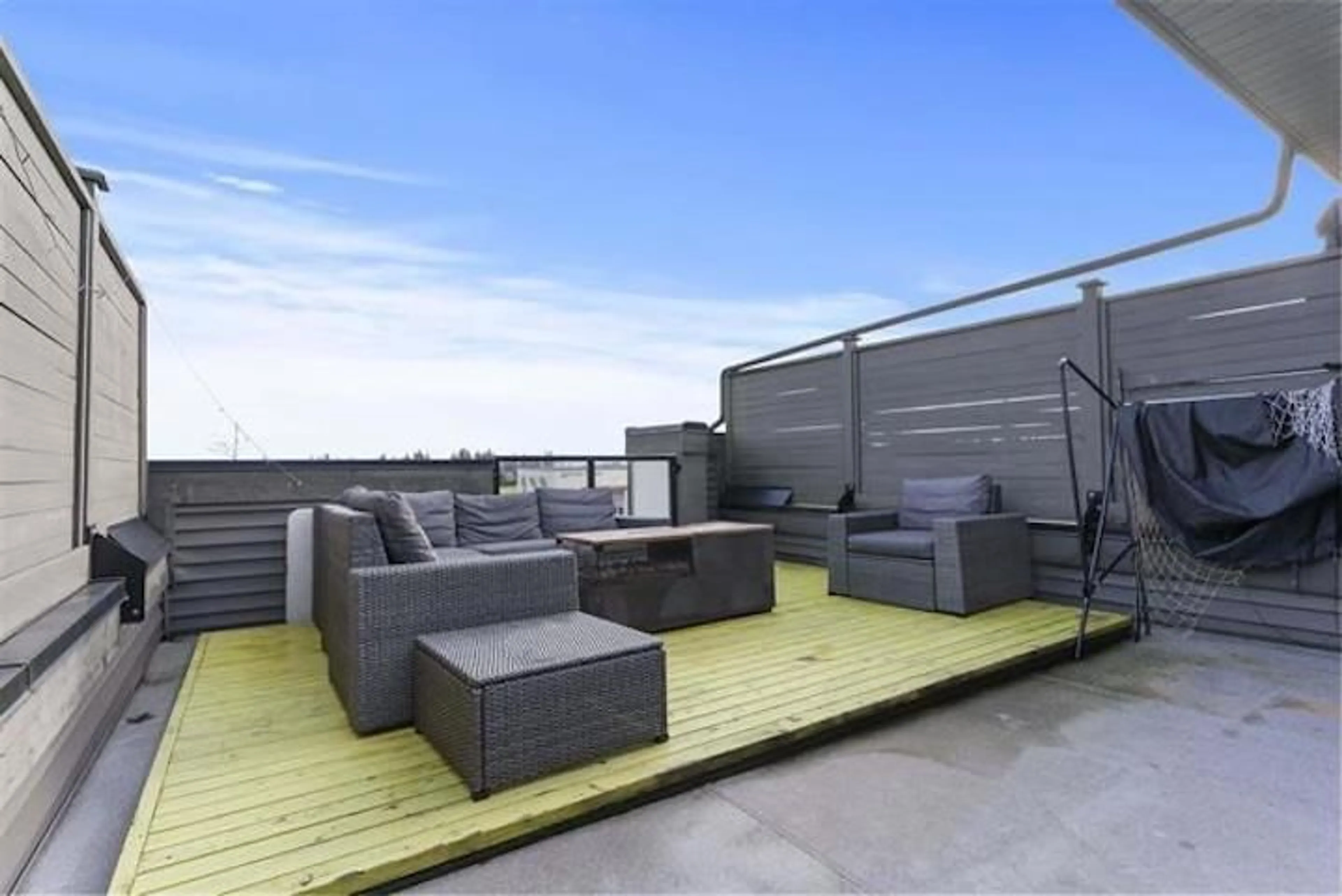 Patio, unknown for 8 - 7811 209 STREET, Langley British Columbia V1X1X1