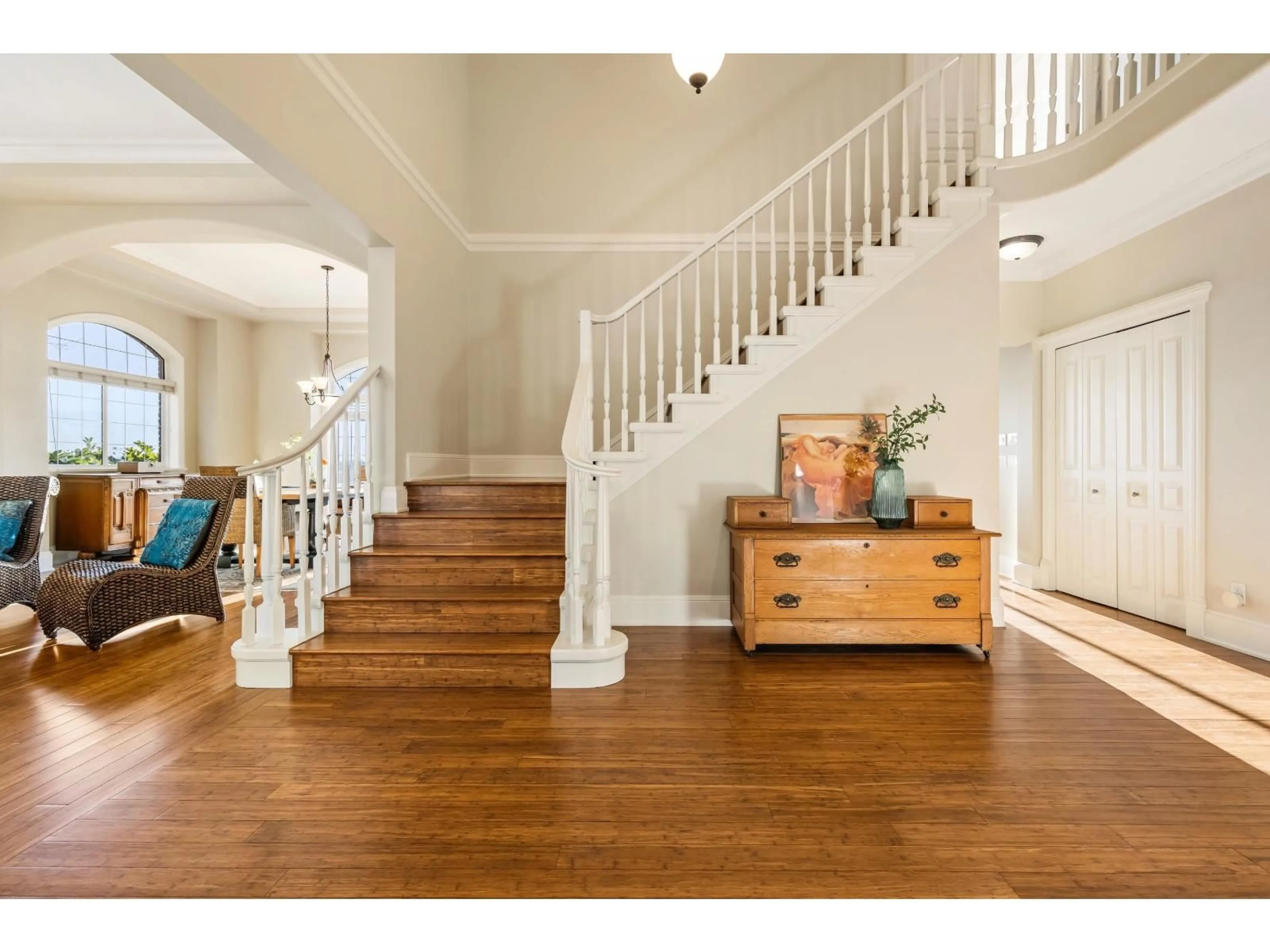 Indoor entryway for 2405 CRANBERRY COURT, Abbotsford British Columbia V3G2W8