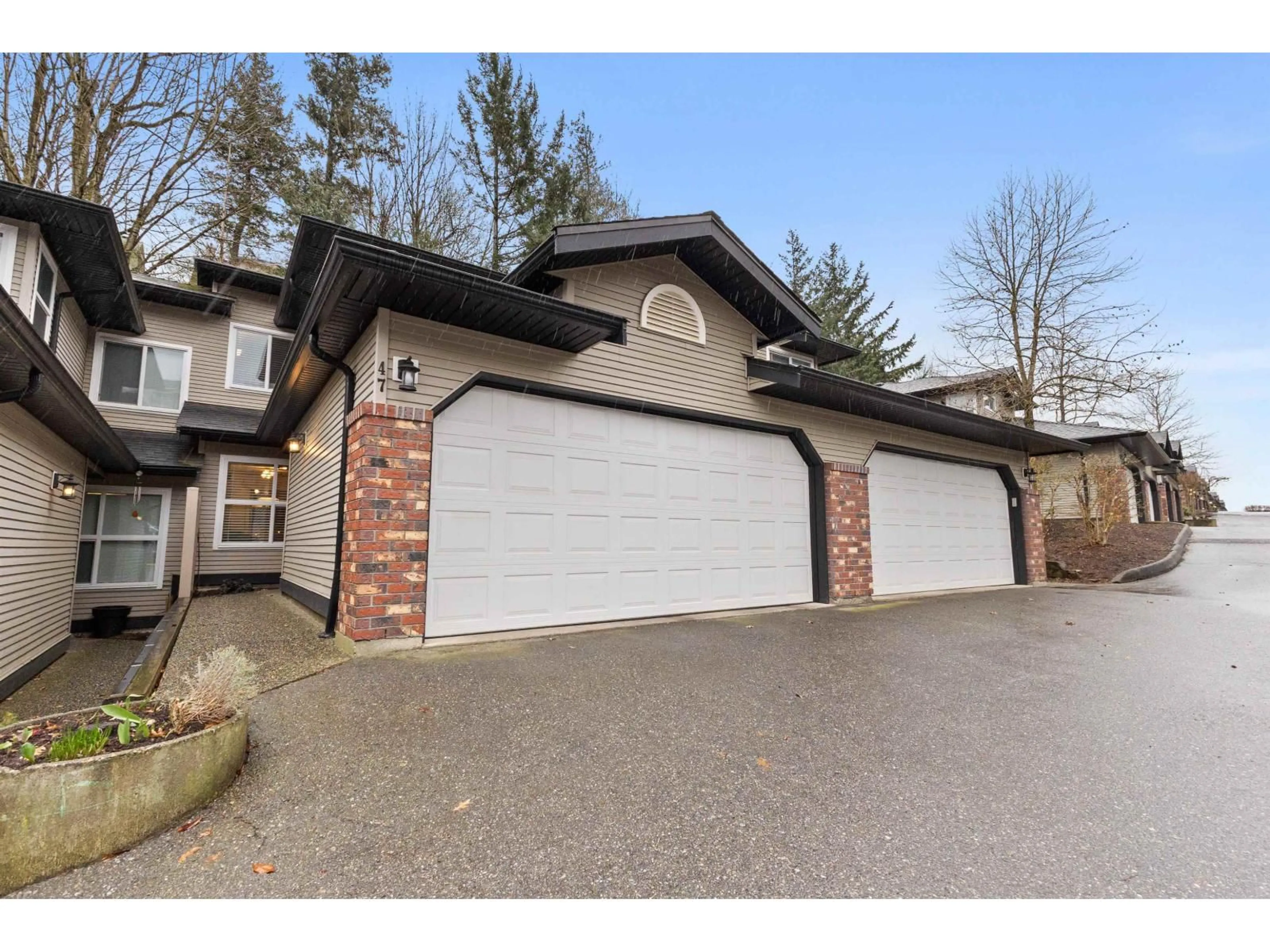 Indoor garage for 47 - 36060 OLD YALE ROAD, Abbotsford British Columbia V3G2E9