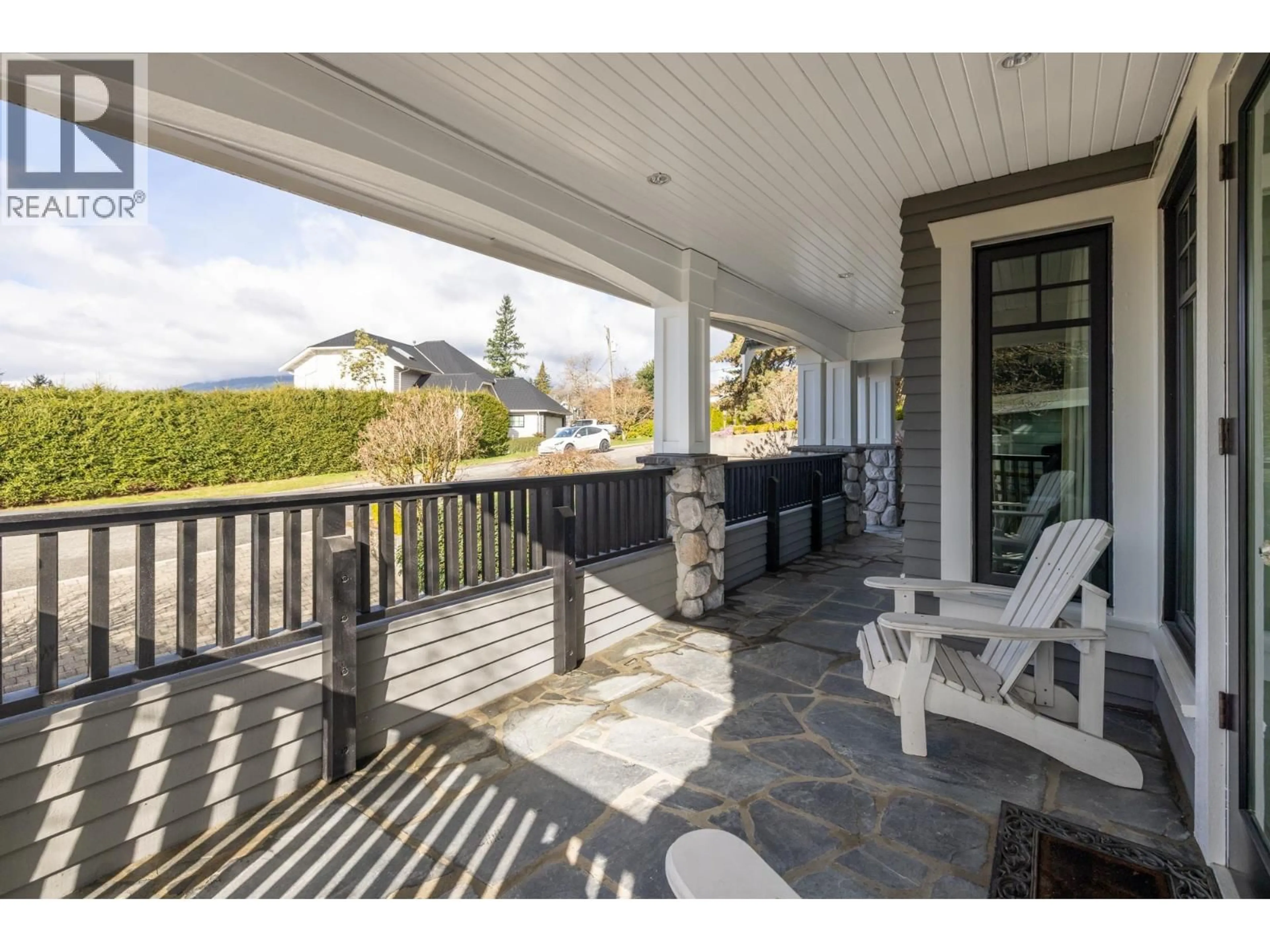 Patio, mountain view for 4228 SKYLINE DRIVE, North Vancouver British Columbia V7R3G7