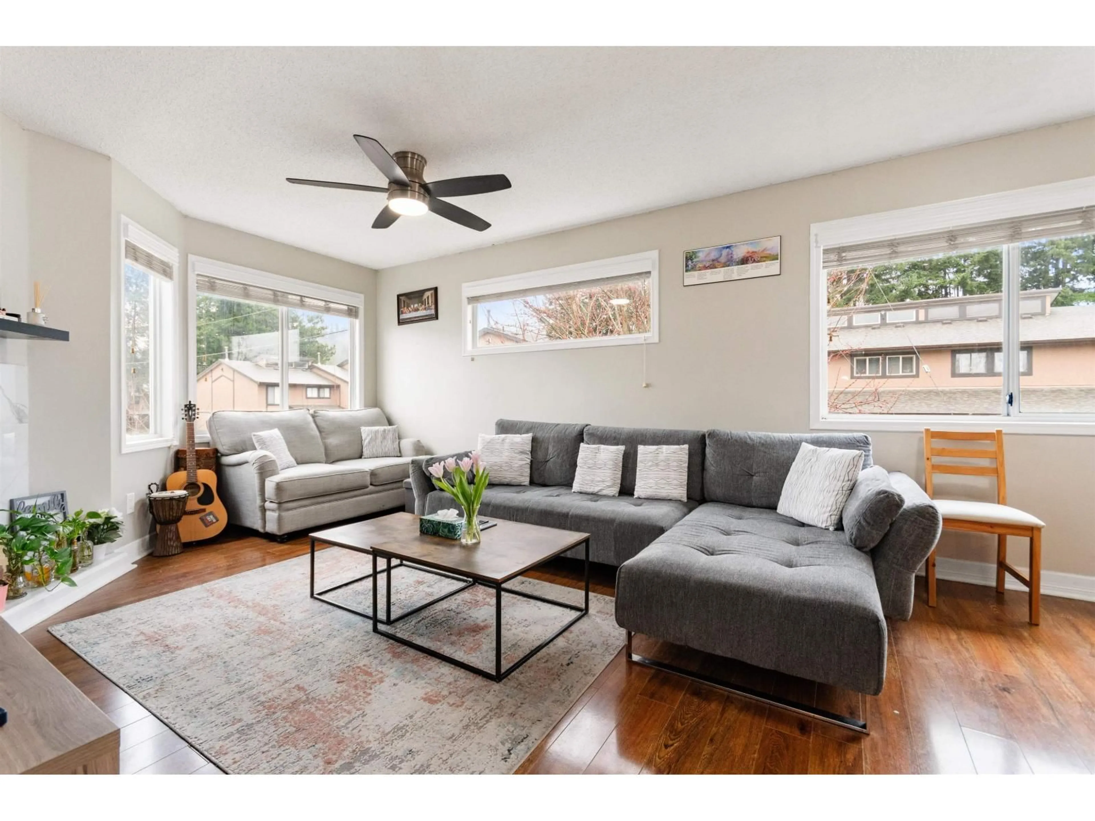 Living room with furniture, wood/laminate floor for 7 - 5904 VEDDER ROAD, Chilliwack British Columbia V2R3E7