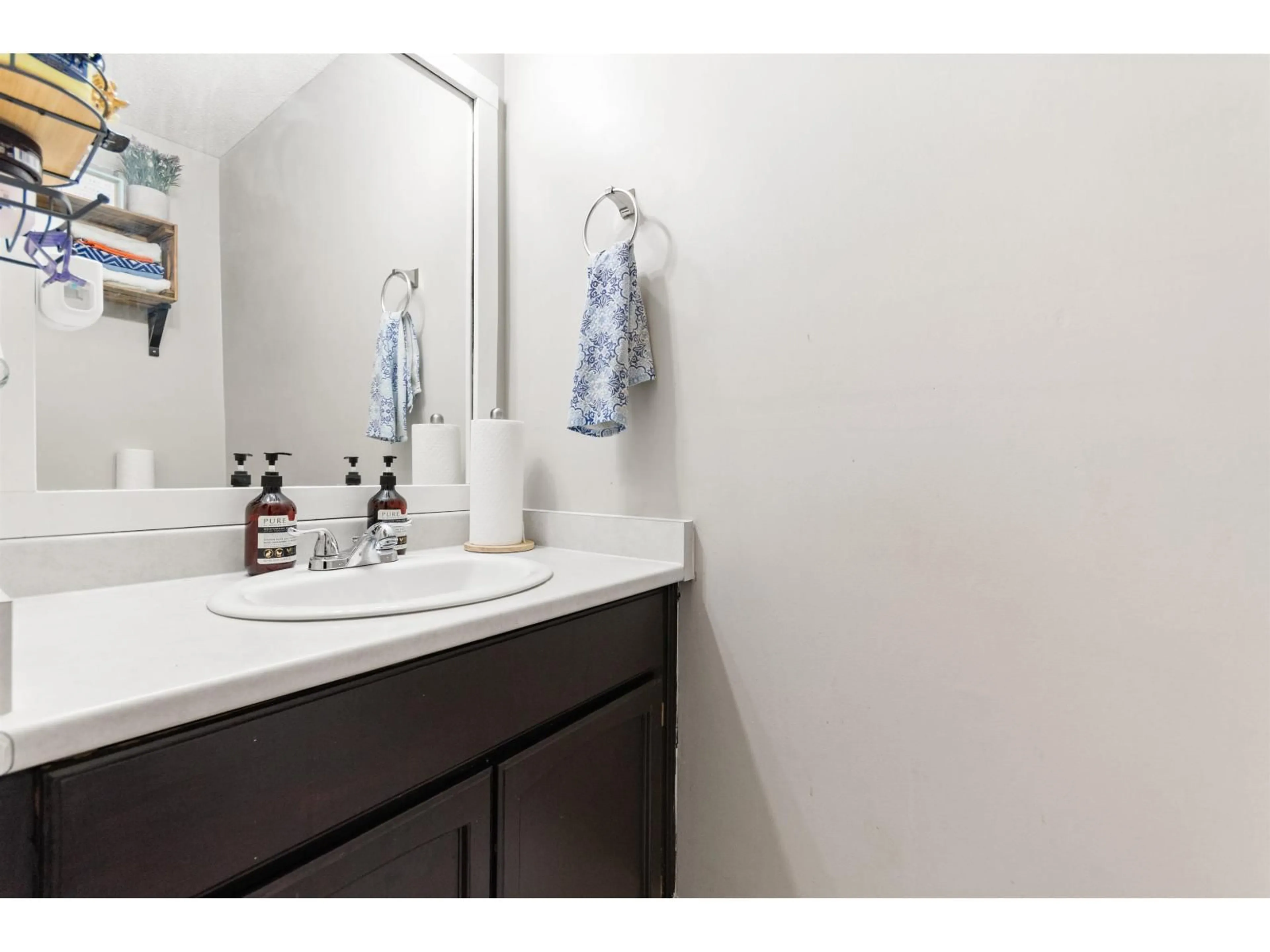 Standard bathroom, ceramic/tile floor for 7 - 5904 VEDDER ROAD, Chilliwack British Columbia V2R3E7