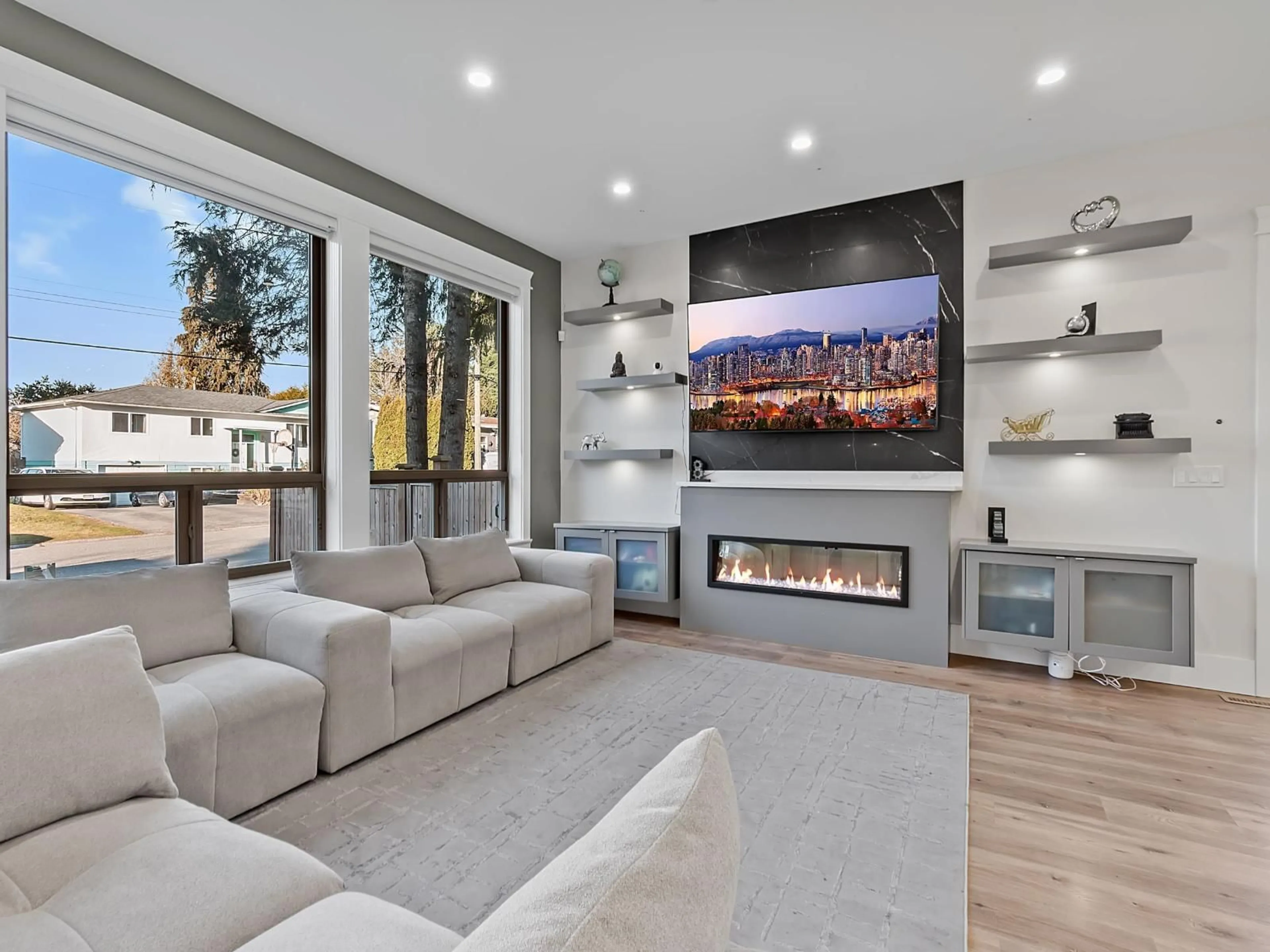 Living room with furniture, unknown for 8144 116A STREET, Delta British Columbia V4C5Y8