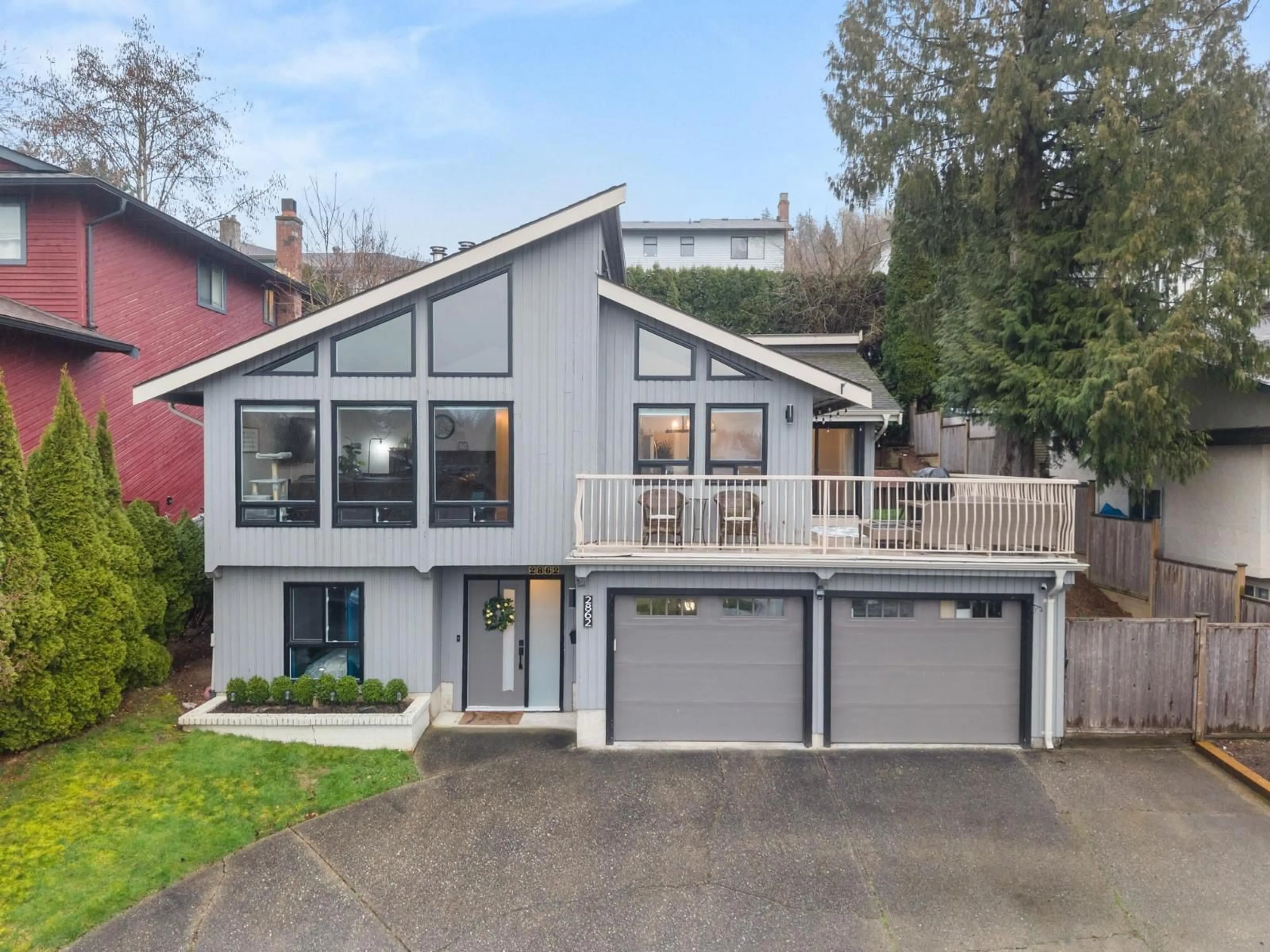 A pic from outside/outdoor area/front of a property/back of a property/a pic from drone, street for 2862 MCBRIDE STREET, Abbotsford British Columbia V3G1G9