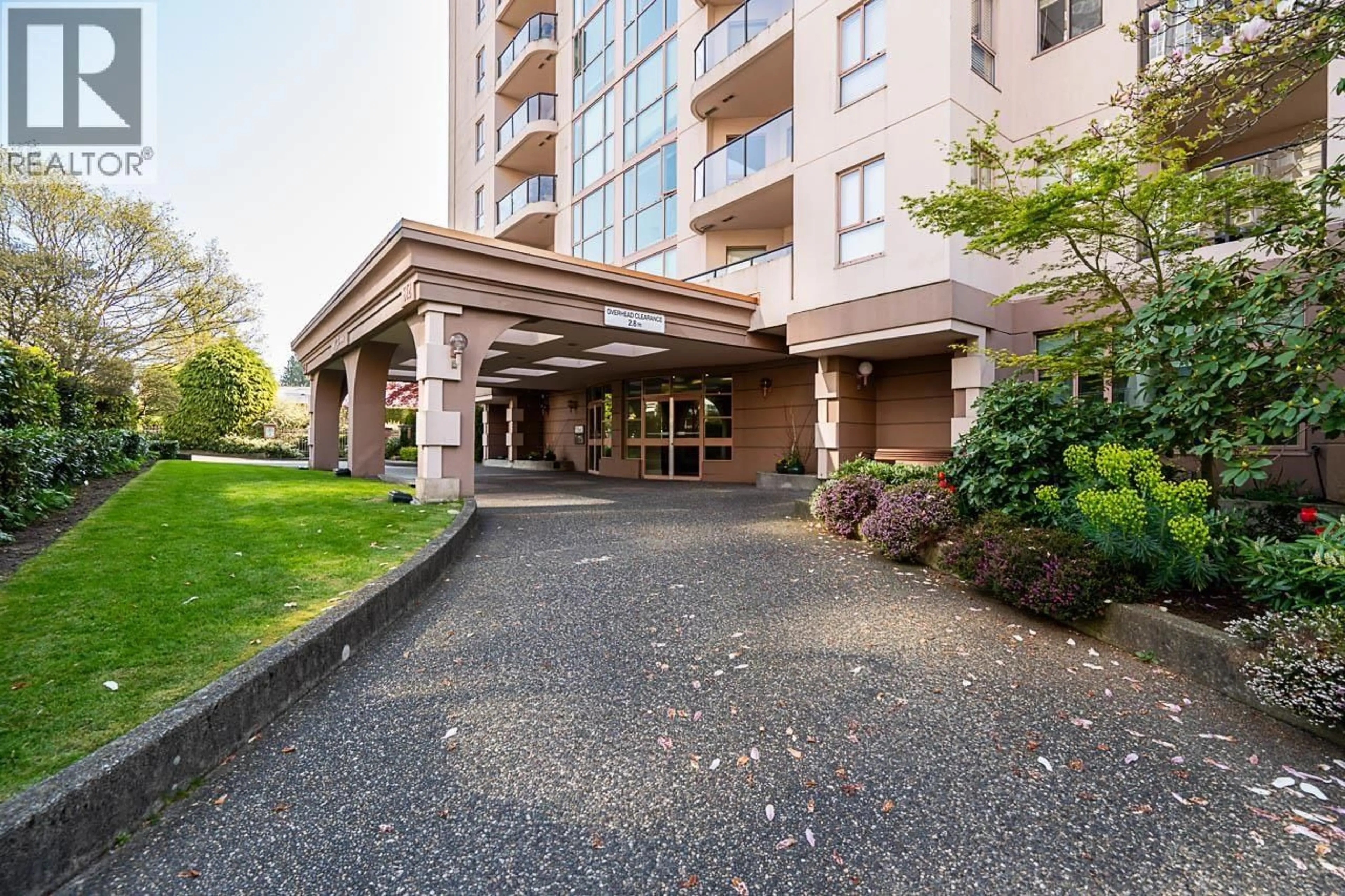 Indoor foyer for 1904 - 612 FIFTH AVENUE, New Westminster British Columbia V3M1X5