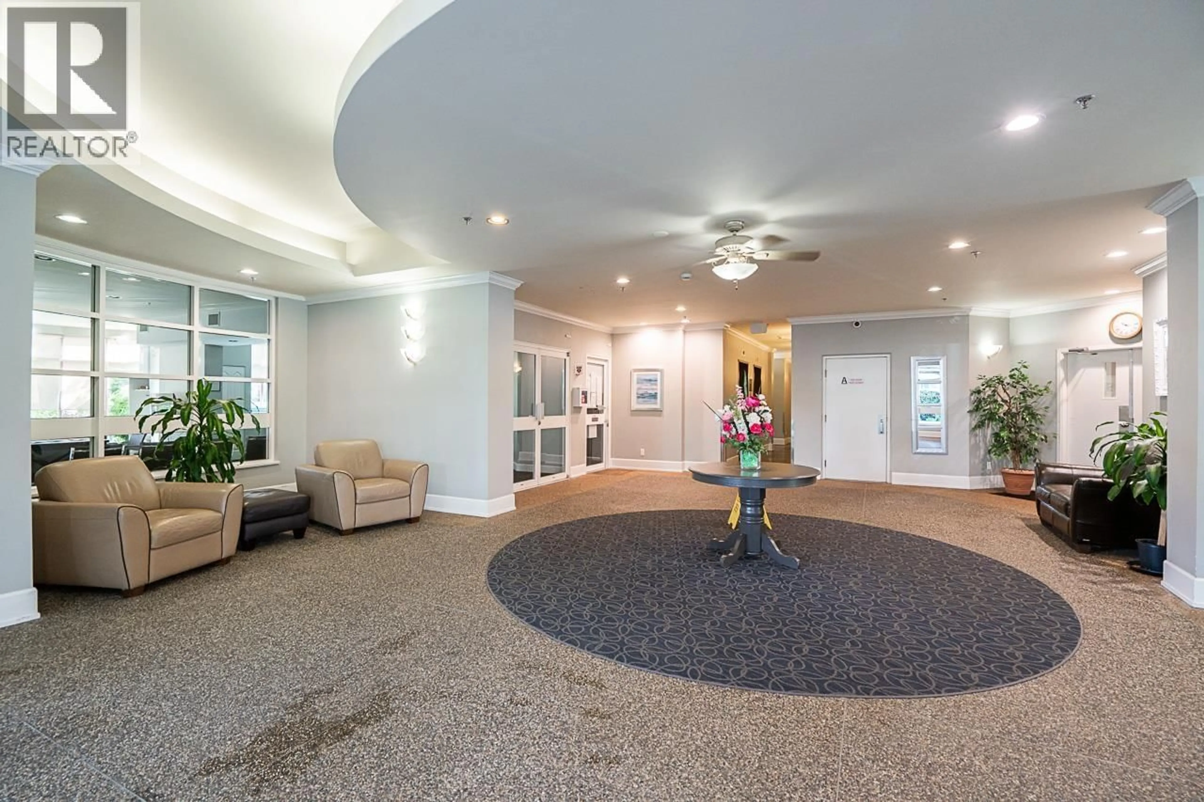 Indoor foyer for 1904 - 612 FIFTH AVENUE, New Westminster British Columbia V3M1X5