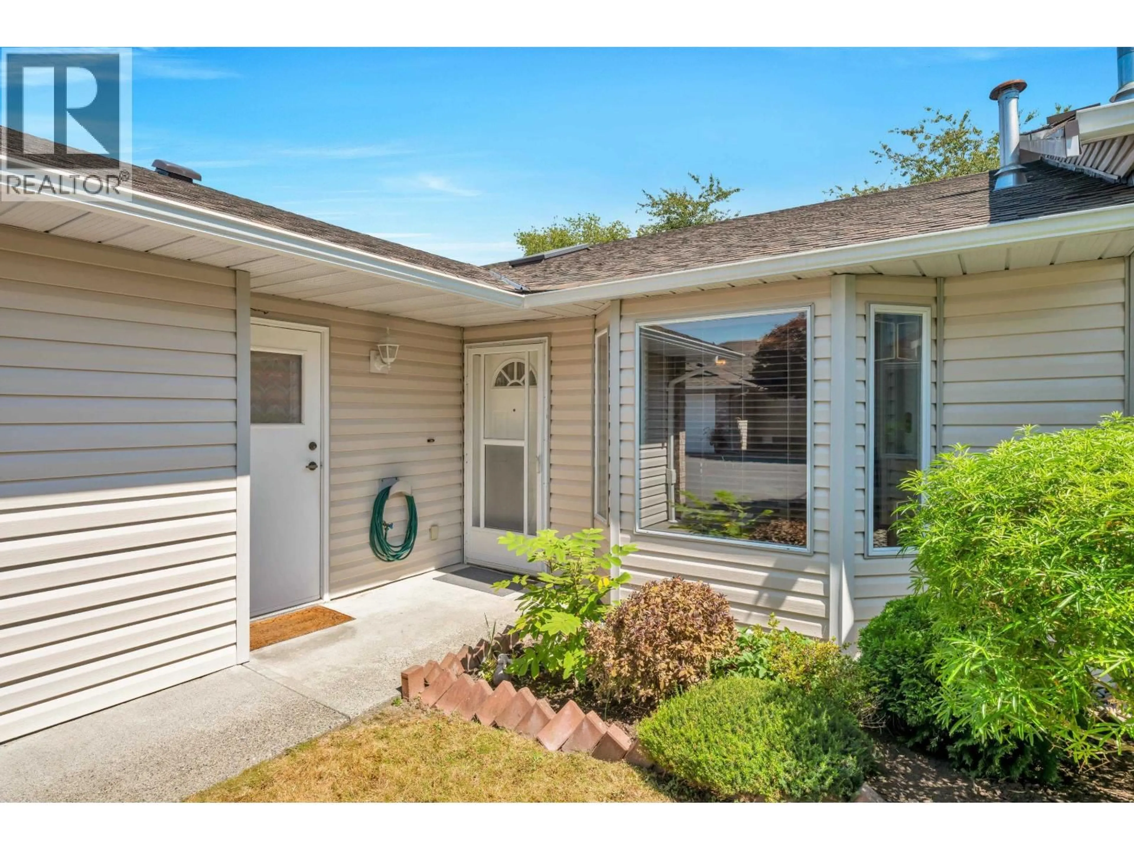 Home with vinyl exterior material, street for 25 - 22308 124 AVENUE, Maple Ridge British Columbia V2X0R6