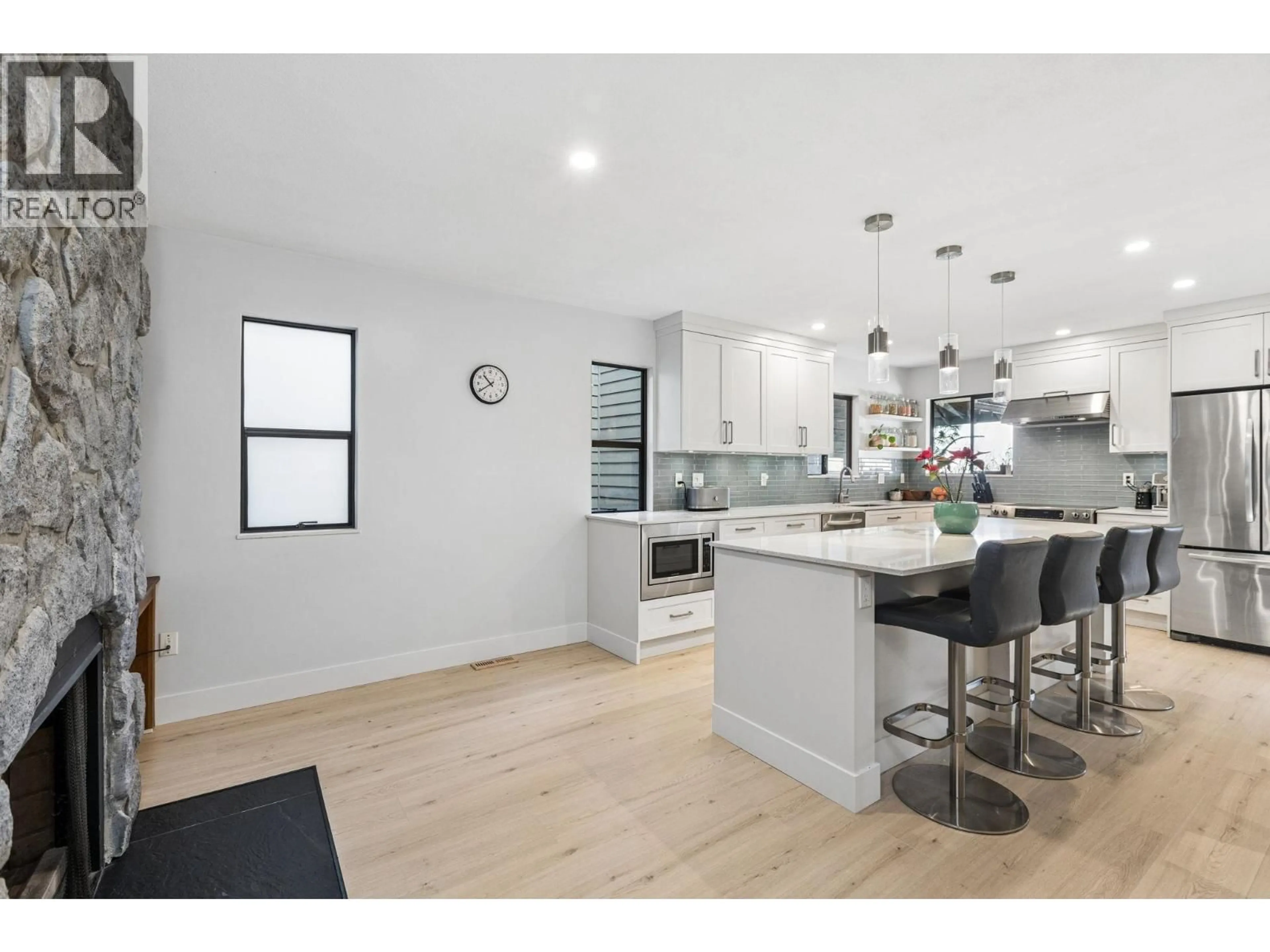 Open concept kitchen, unknown for 5709 OWL COURT, North Vancouver British Columbia V7R4V1