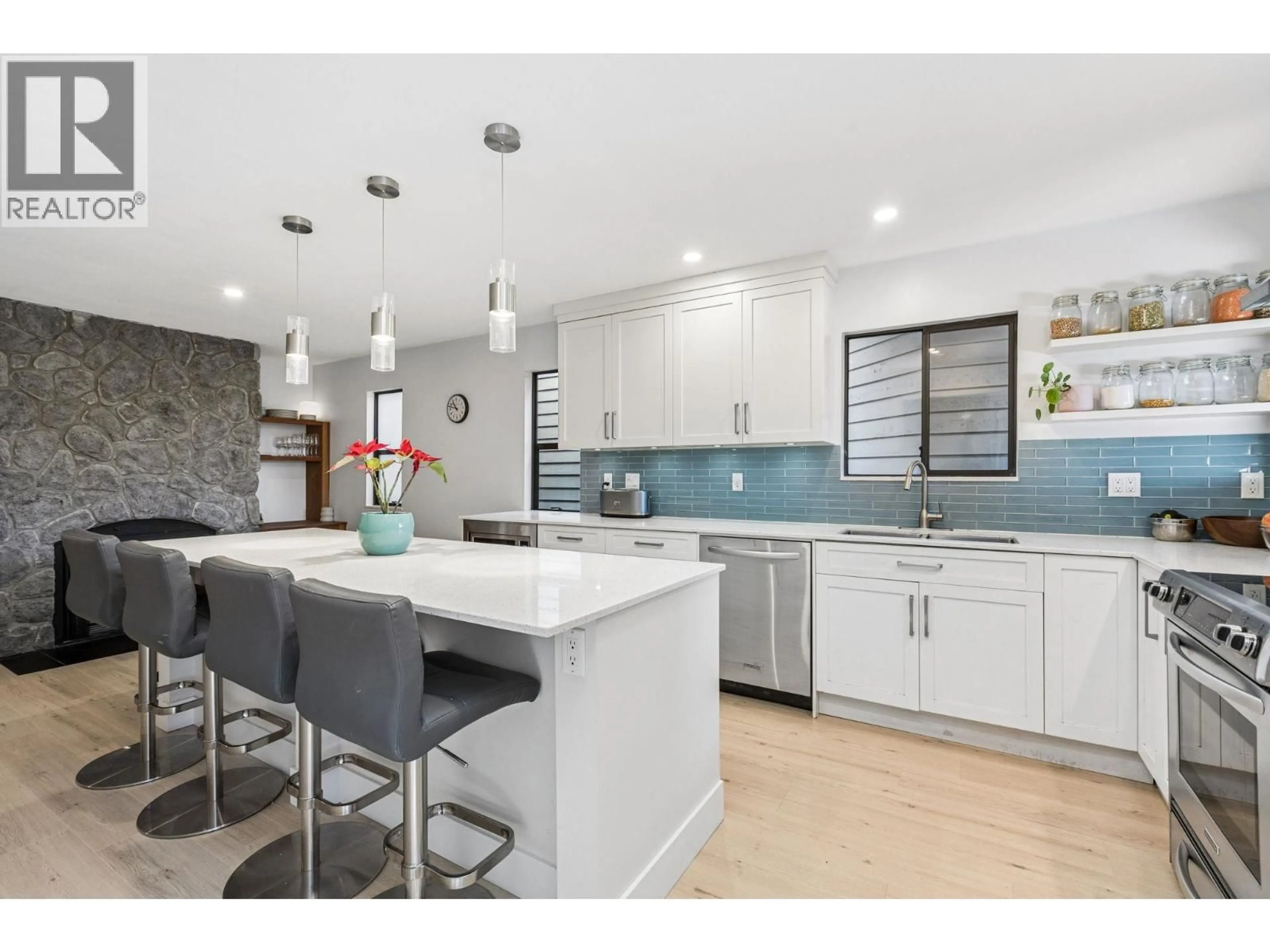 Open concept kitchen, ceramic/tile floor for 5709 OWL COURT, North Vancouver British Columbia V7R4V1