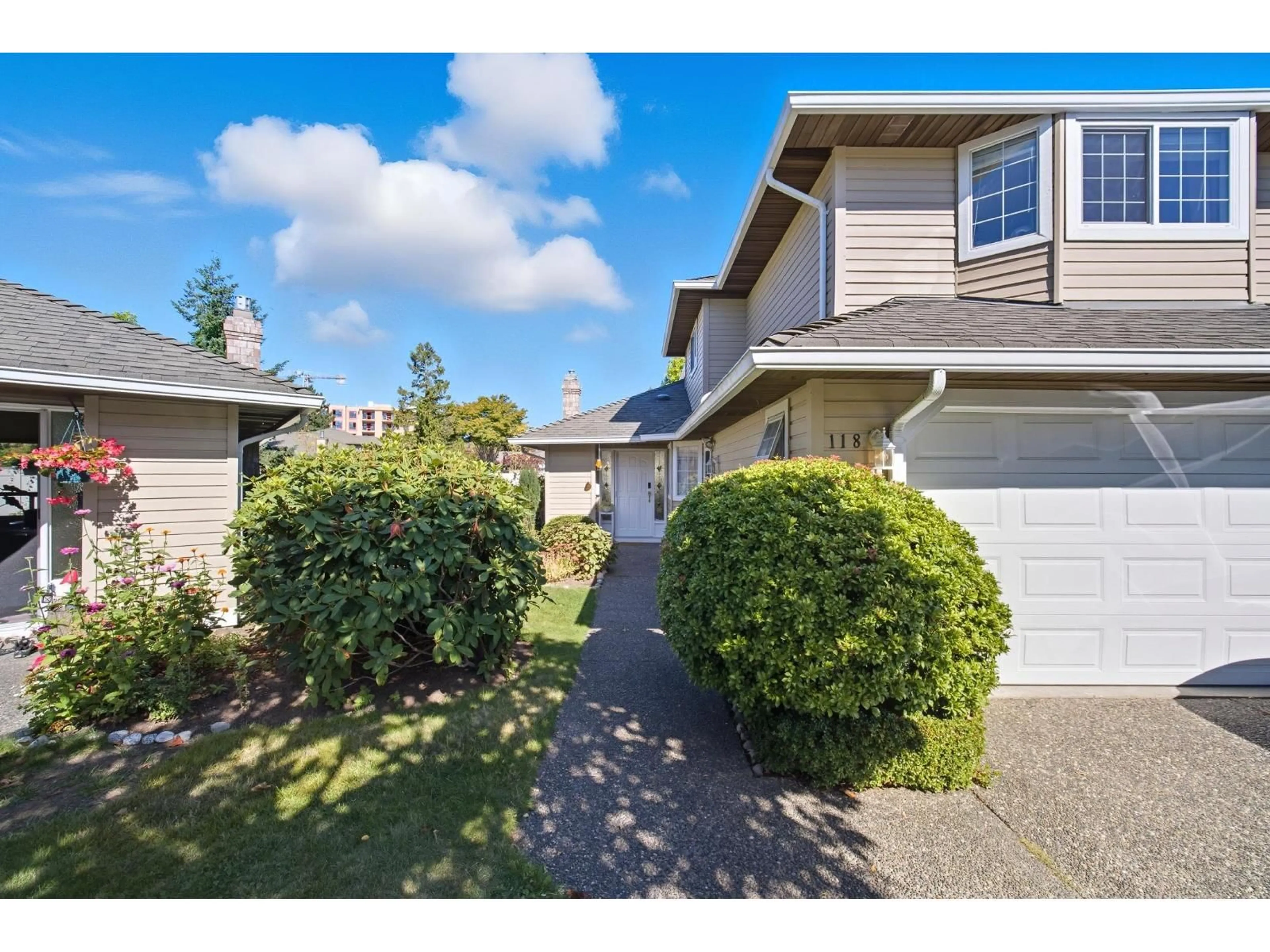 Home with vinyl exterior material, street for 118 - 15121 19 AVENUE, Surrey British Columbia V4A8J5