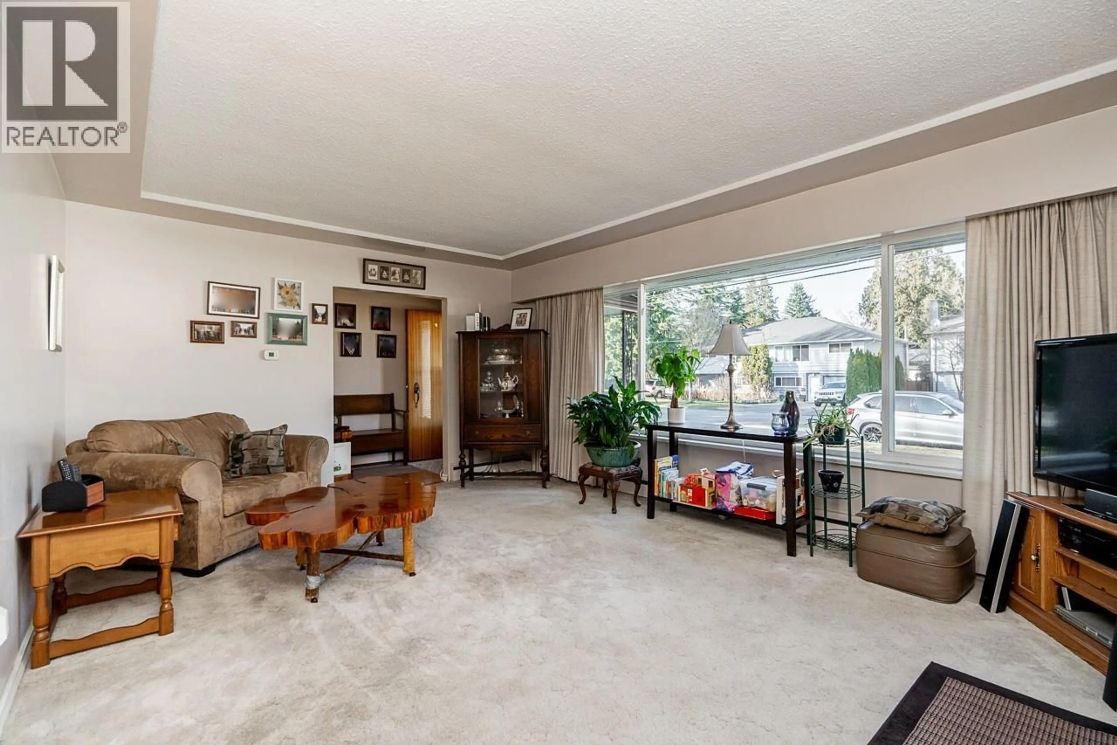 Living room with furniture, unknown for 1590 WESTMINSTER AVENUE, Port Coquitlam British Columbia V3B1E2