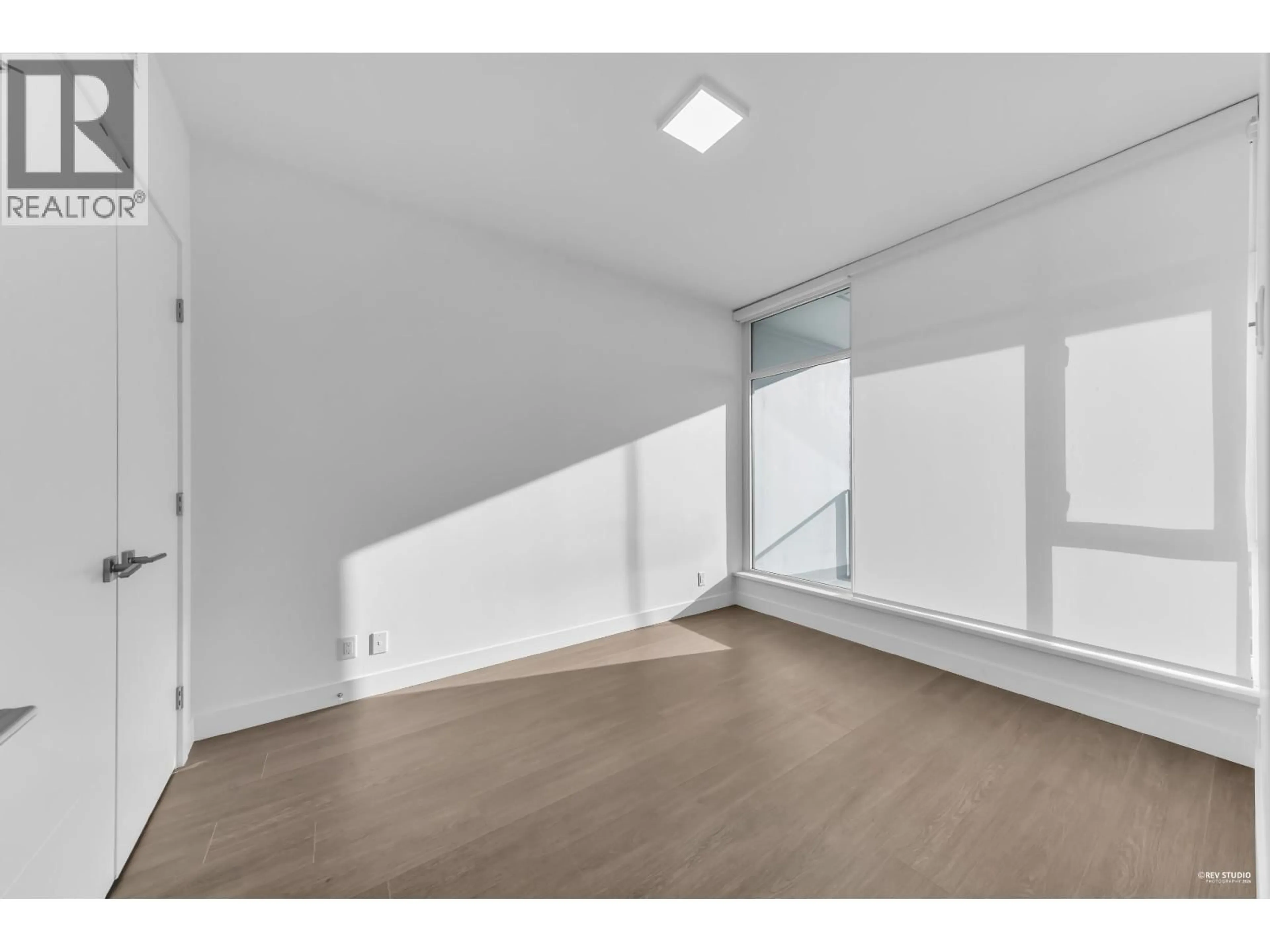 A pic of a room for 1505 - 6511 SUSSEX AVENUE, Burnaby British Columbia V5H0K5