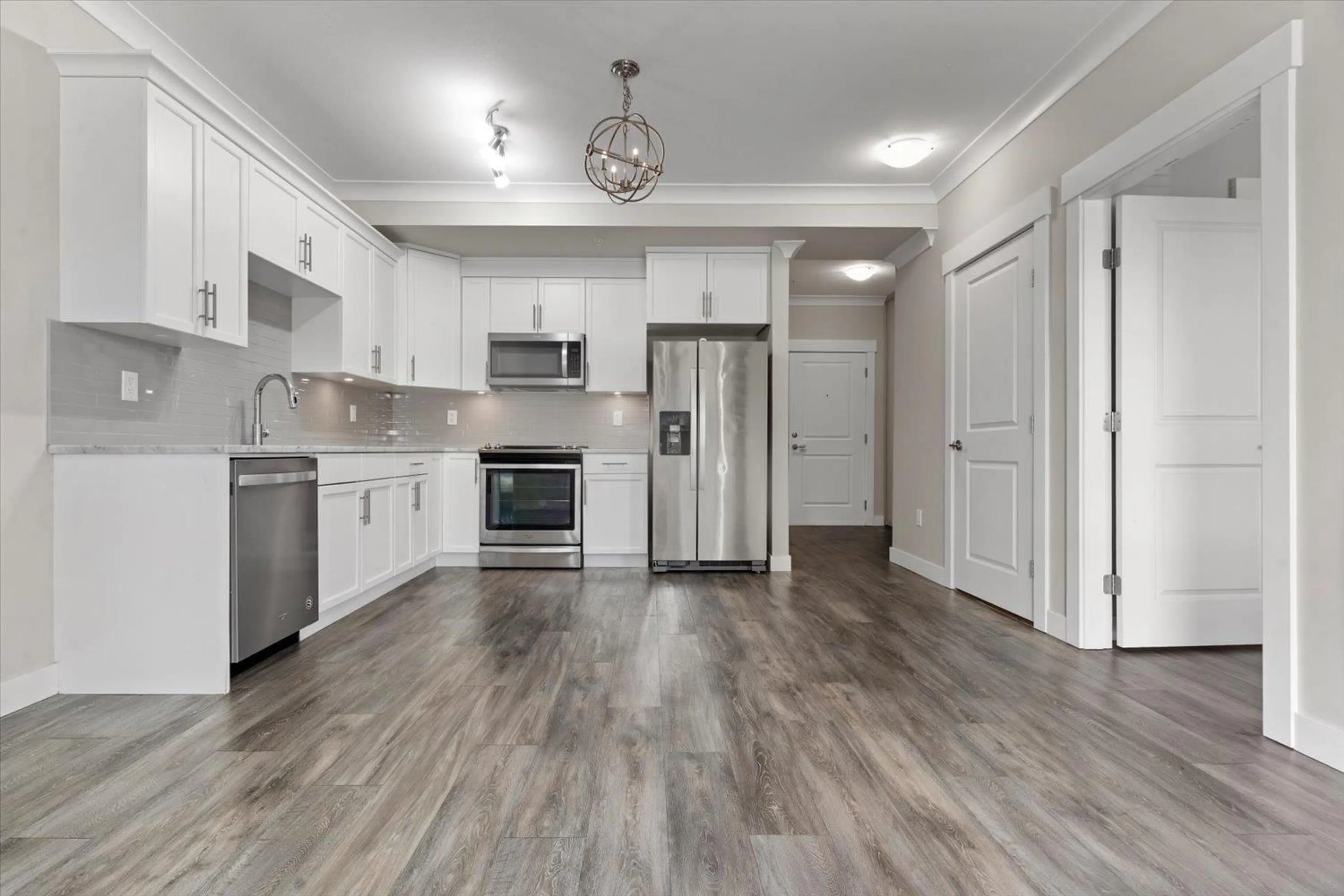 Open concept kitchen, unknown for 102 - 45761 STEVENSON ROAD, Chilliwack British Columbia V2R0Y7