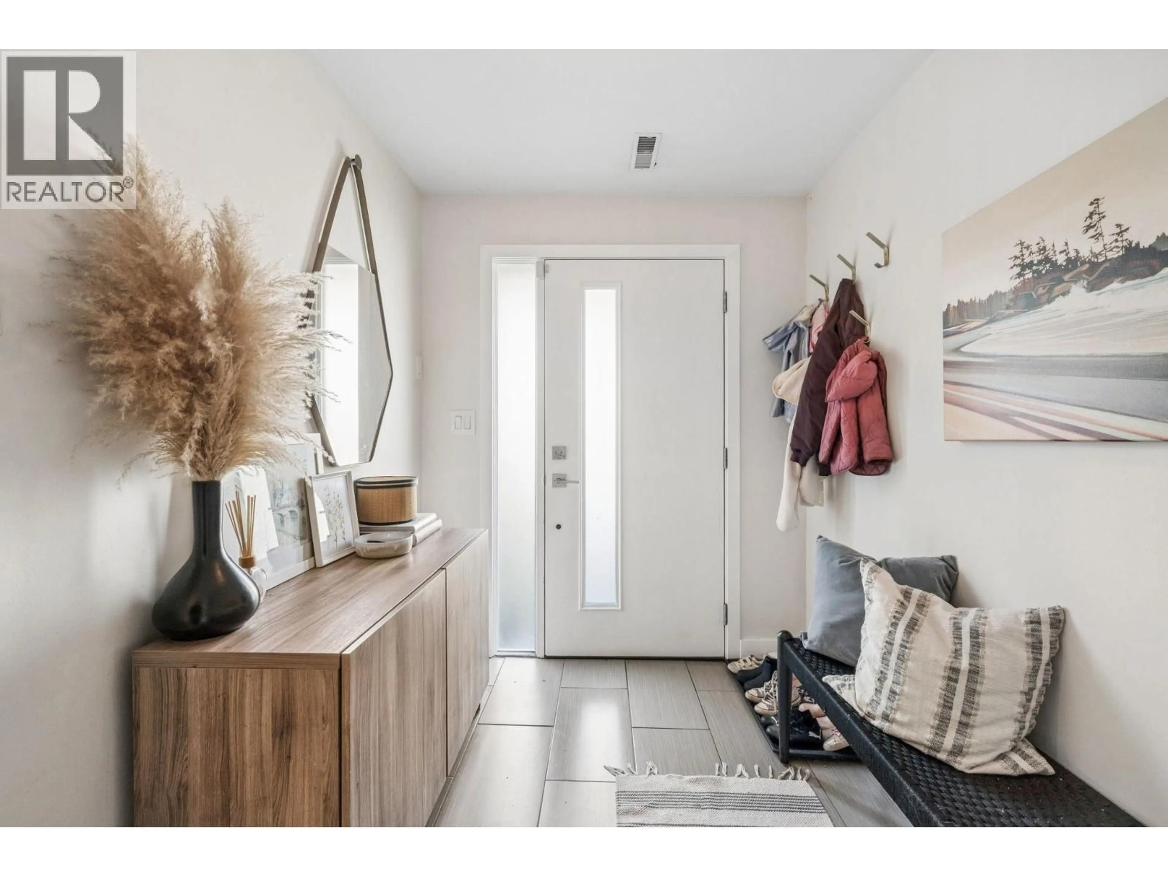 Indoor entryway for 3616 GEORGIA STREET, Vancouver British Columbia V5K2M1