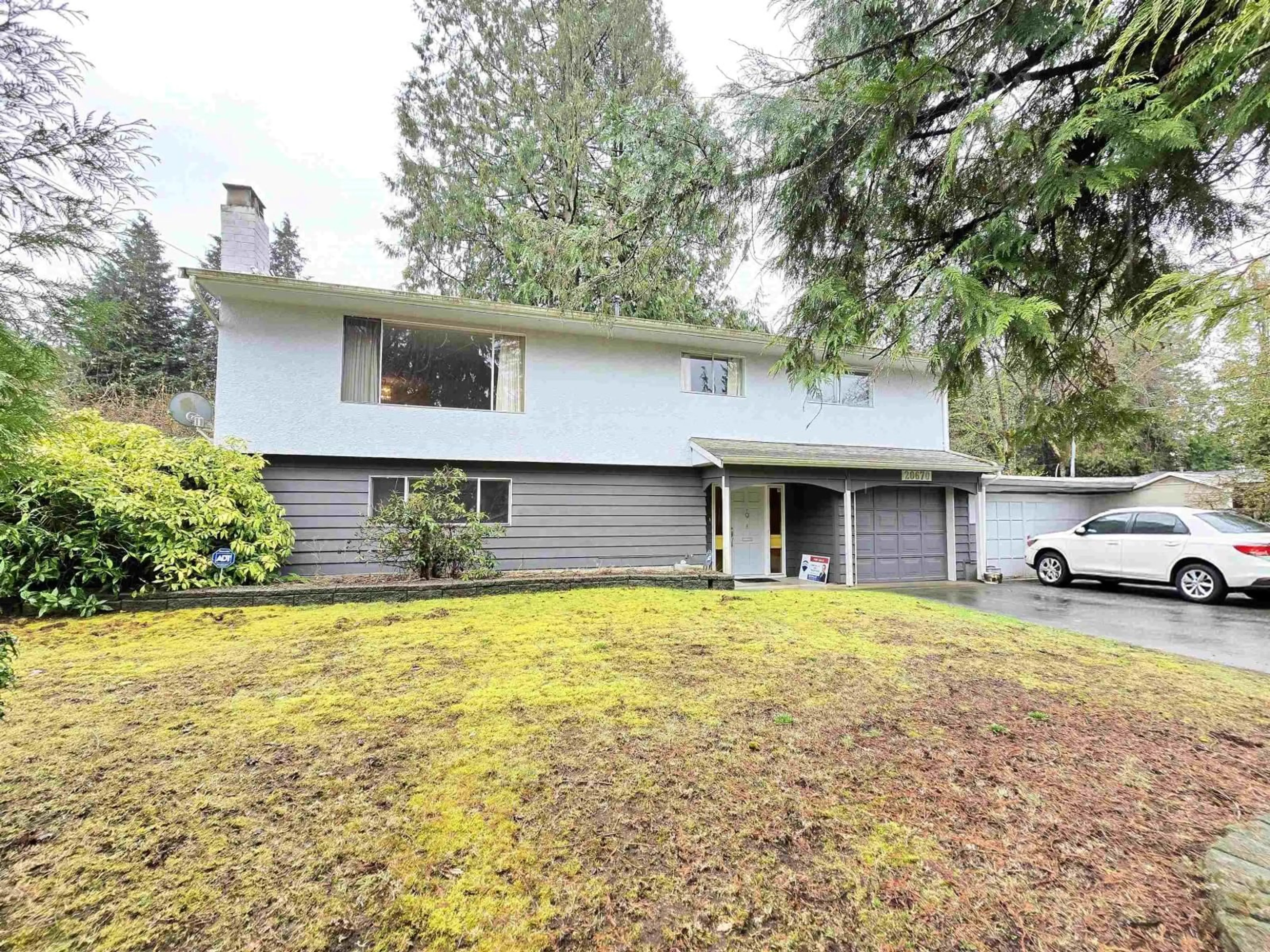 Home with vinyl exterior material, street for 20670 46 AVENUE, Langley British Columbia V3A3H9