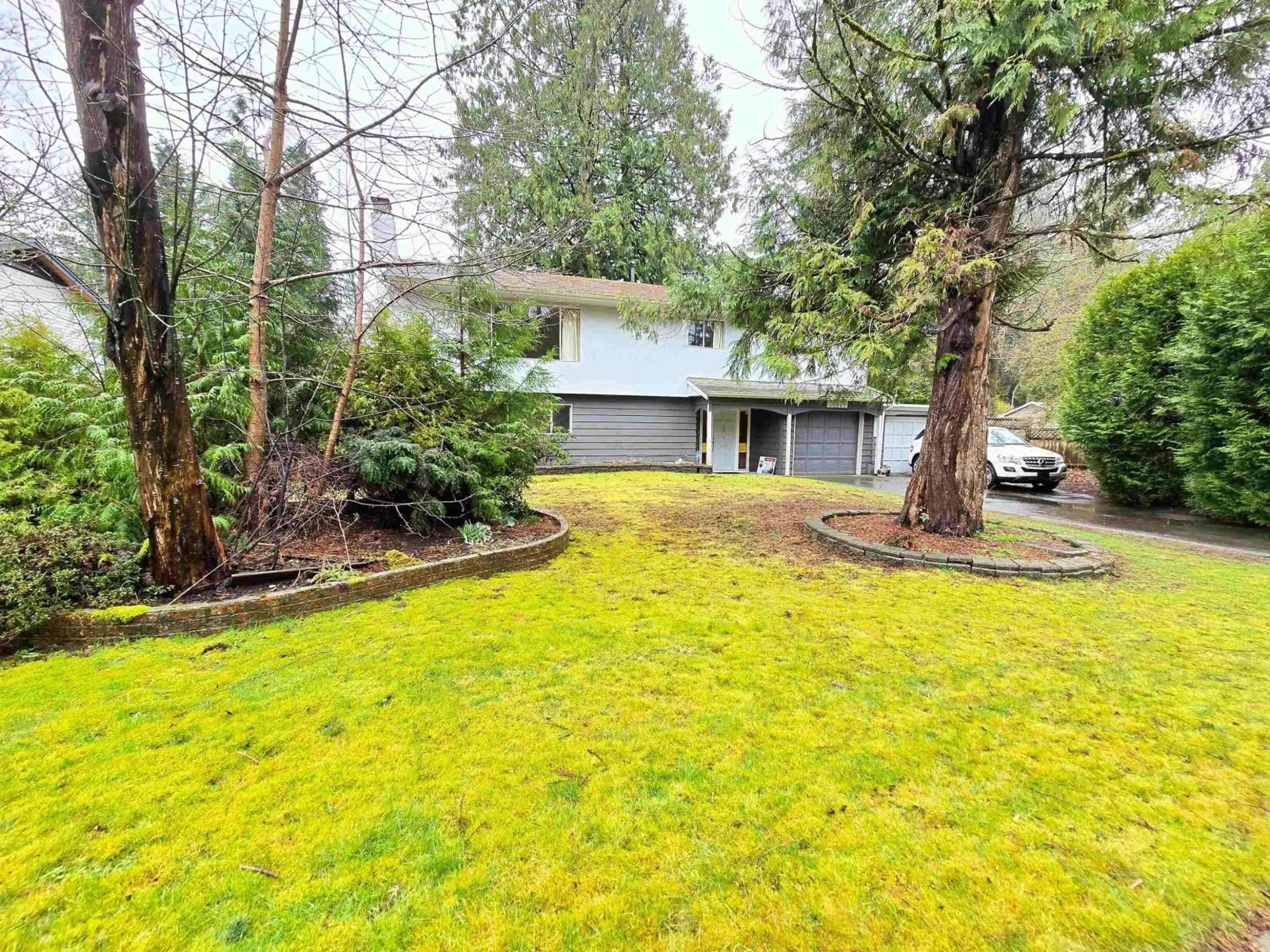 A pic from outside/outdoor area/front of a property/back of a property/a pic from drone, unknown for 20670 46 AVENUE, Langley British Columbia V3A3H9