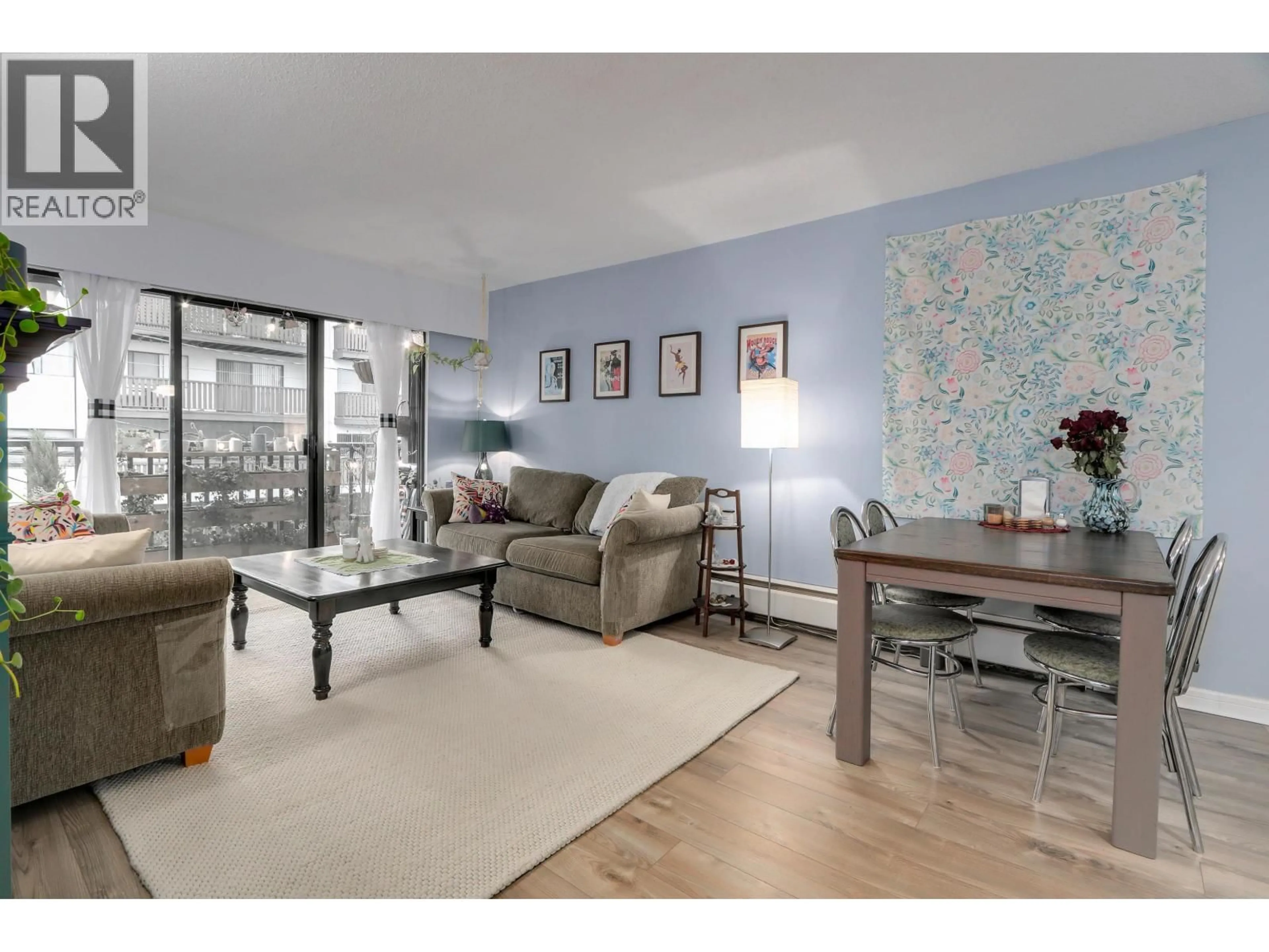 Living room with furniture, unknown for 314 - 170 3RD STREET, North Vancouver British Columbia V7L1E6