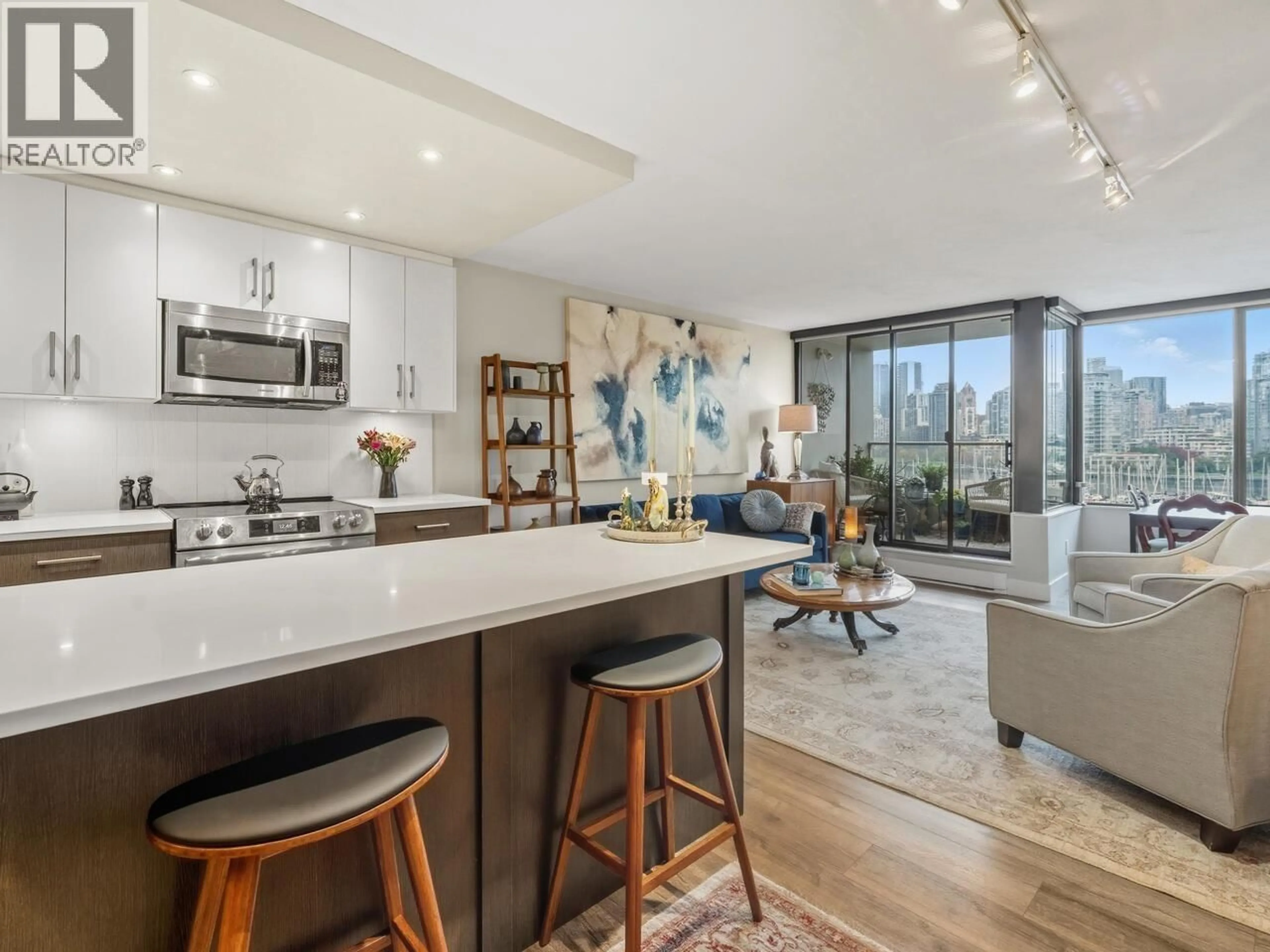 Open concept kitchen, unknown for 521 - 666 LEG IN BOOT SQUARE, Vancouver British Columbia V5Z4A4