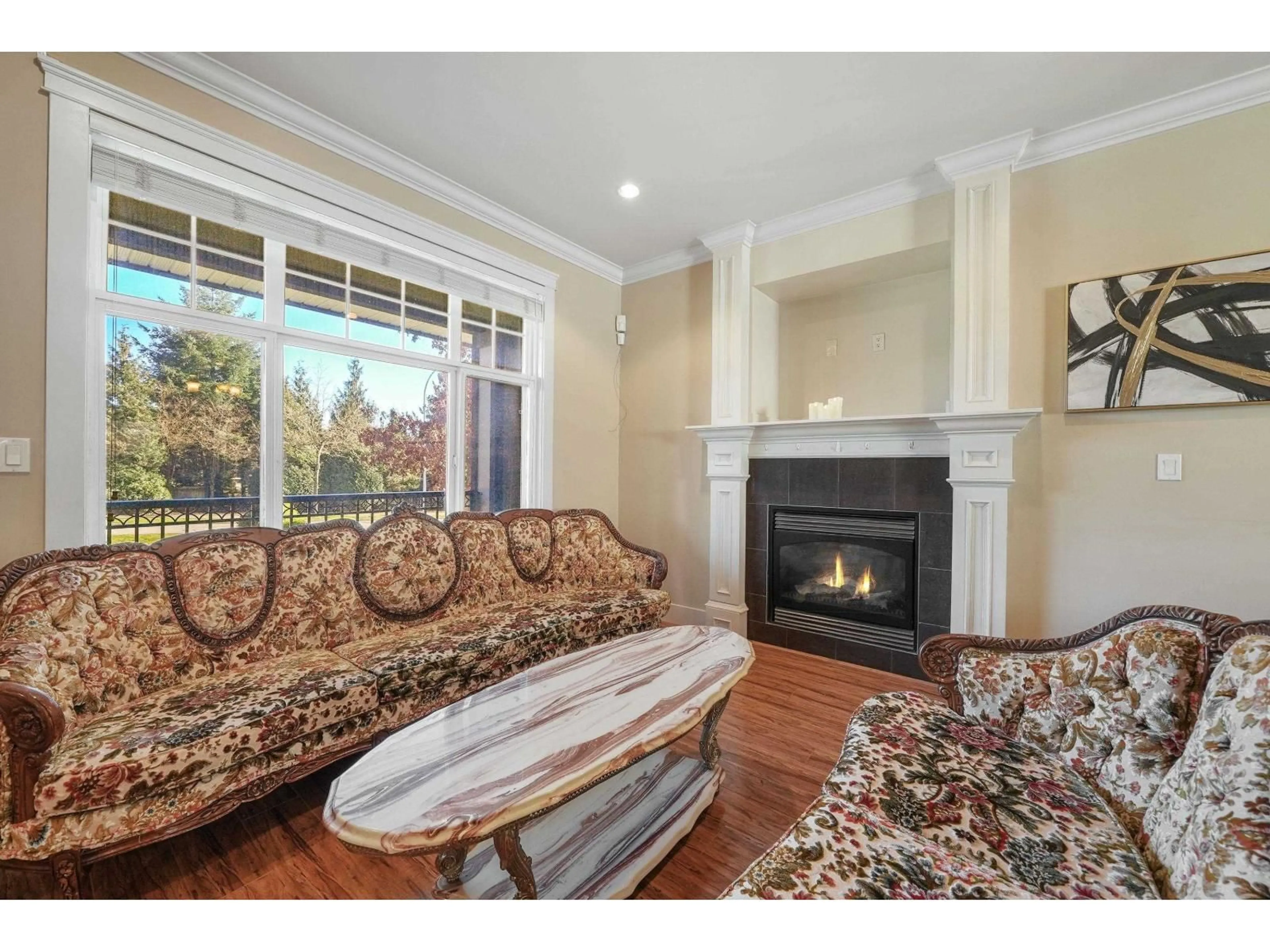 Living room with furniture, unknown for 6865 196 STREET, Surrey British Columbia V4N5Y9