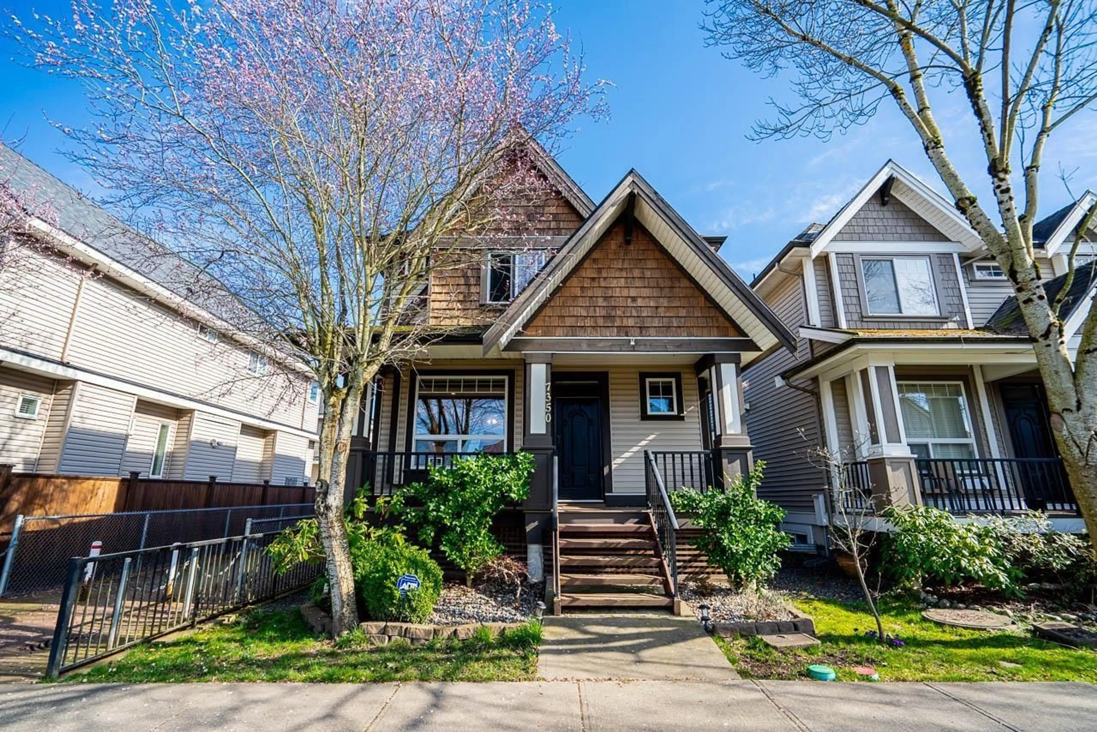 Home with brick exterior material, street for 7350 194 STREET, Surrey British Columbia V4N6K1