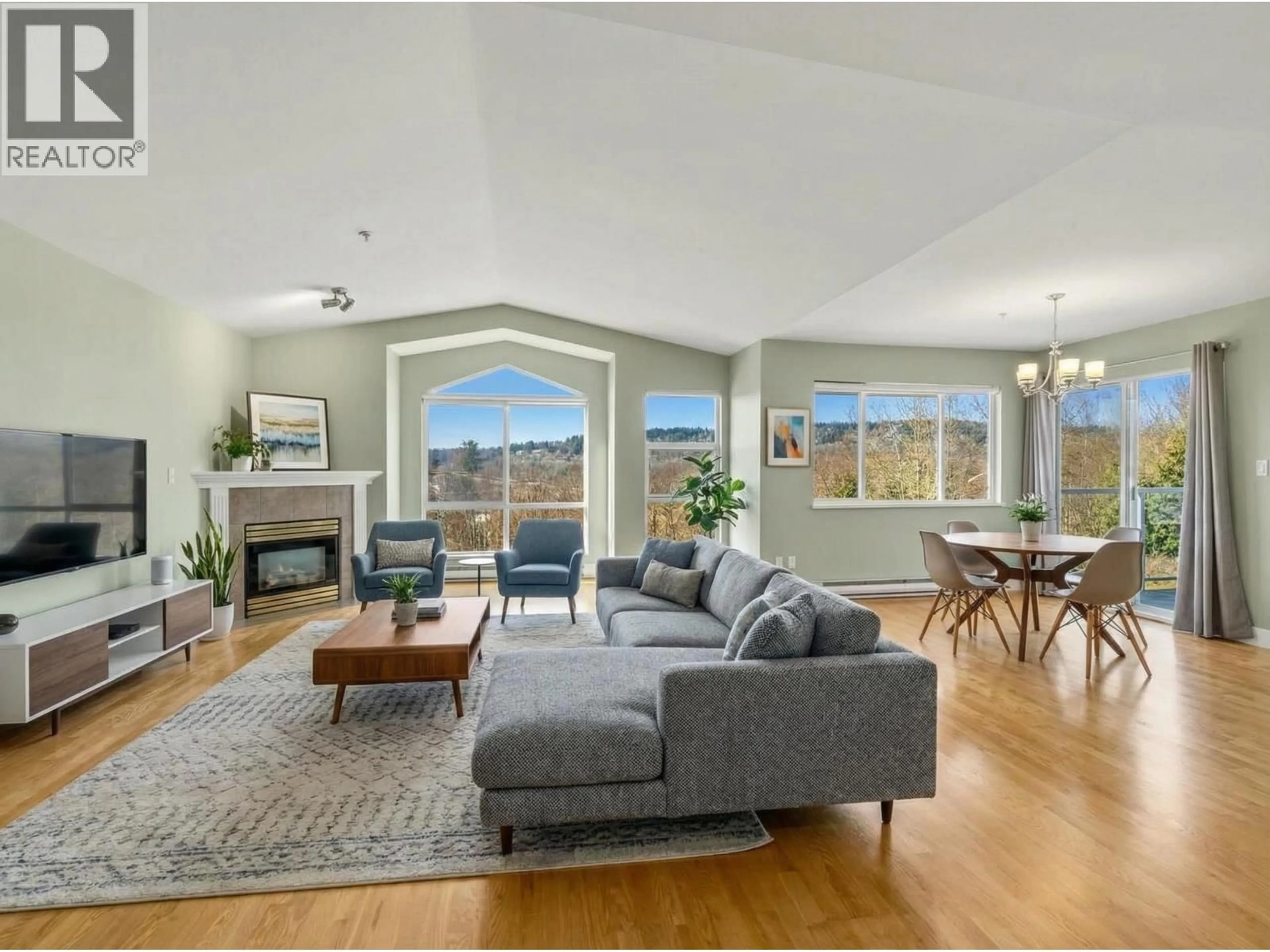 Living room with furniture, unknown for 1141 O'FLAHERTY GATE, Port Coquitlam British Columbia V3C6H2