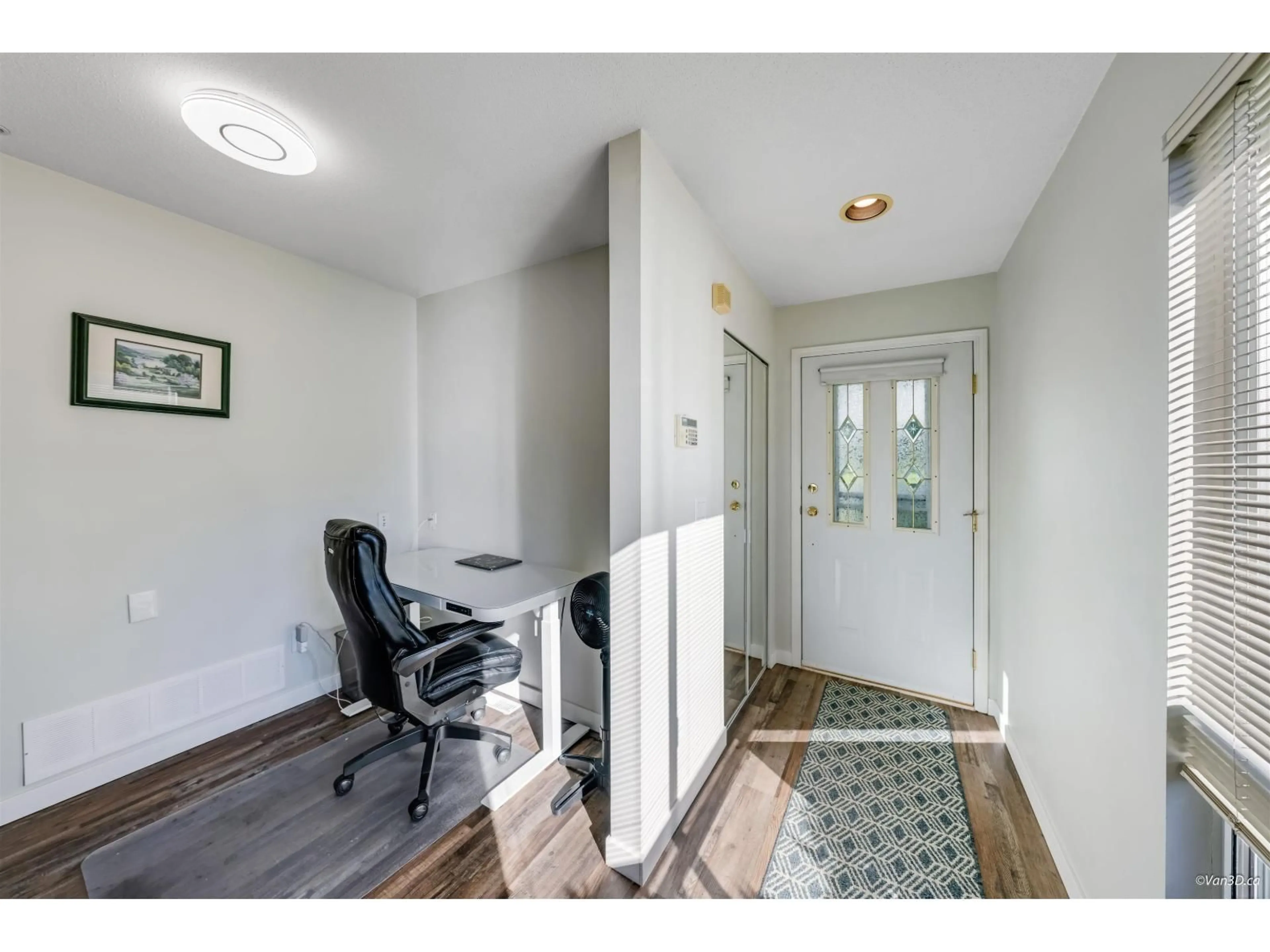 Indoor entryway for 16 - 20881 87 AVENUE, Langley British Columbia V1M3X1