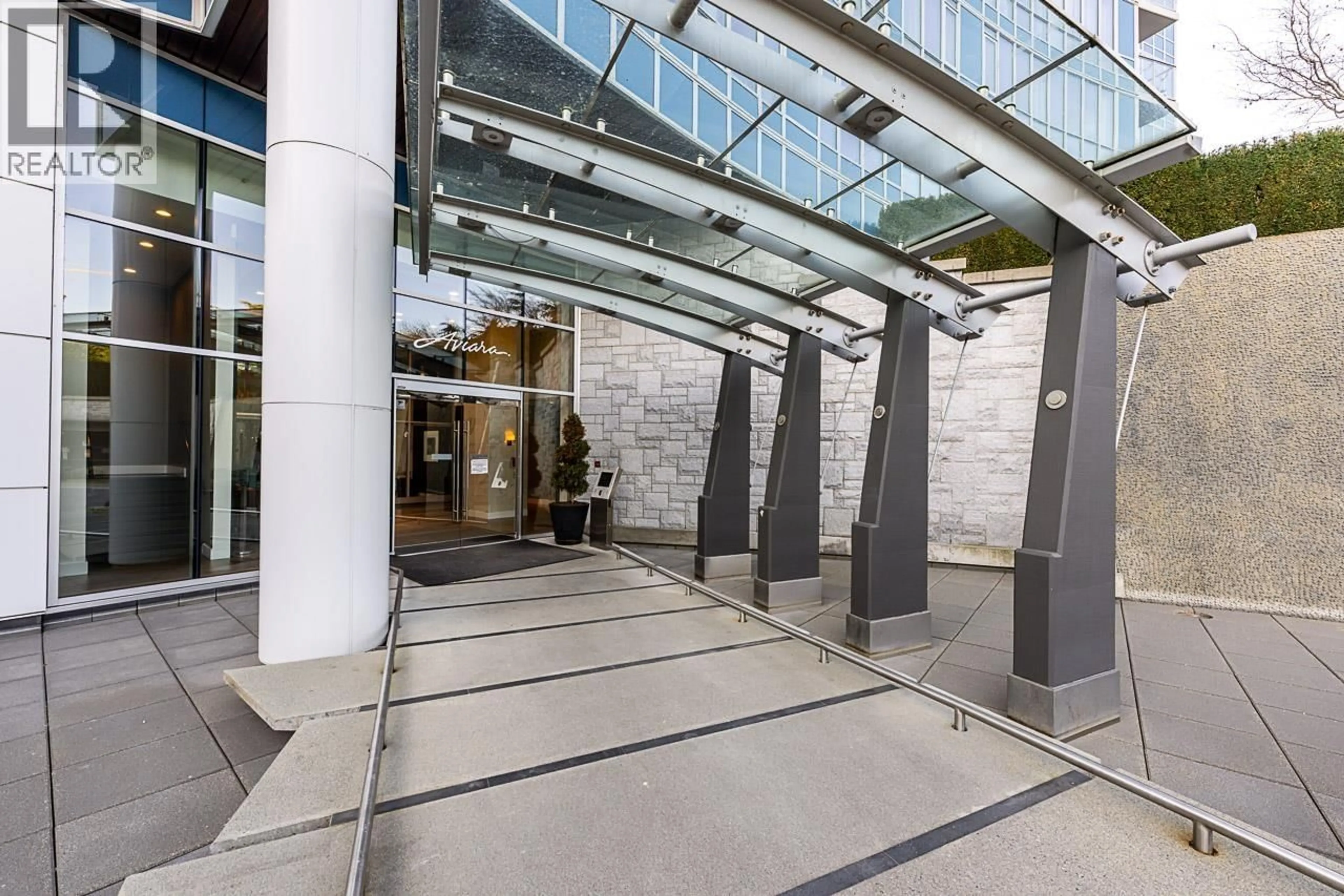 Indoor foyer for 1707 - 4189 HALIFAX STREET, Burnaby British Columbia V5C0H9