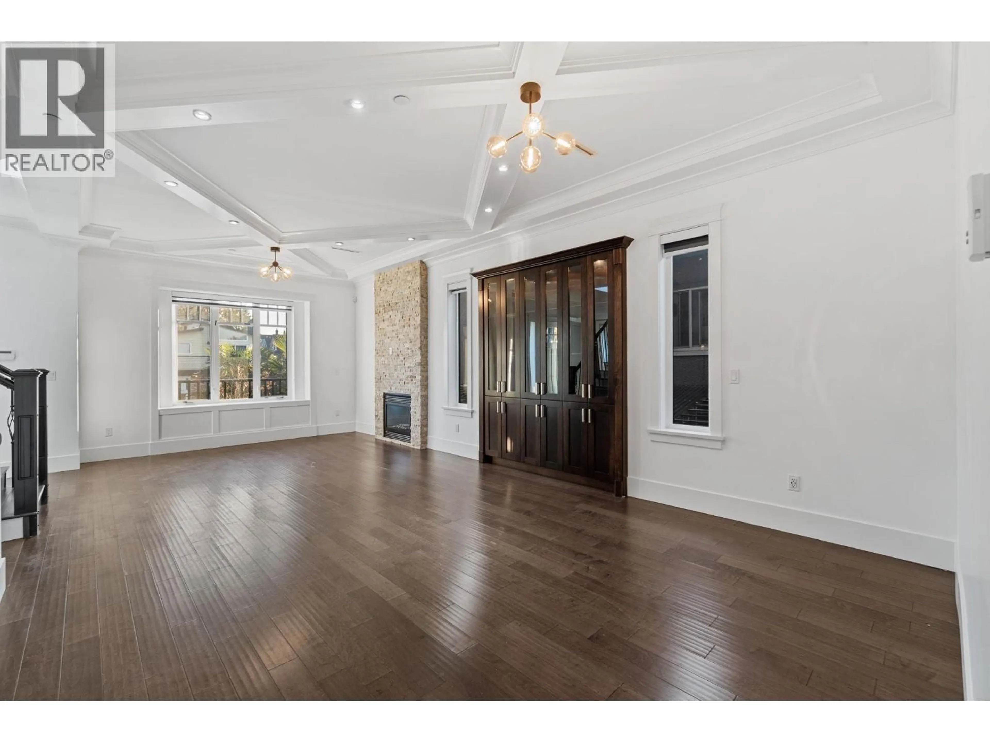 Unknown for 831 KING EDWARD AVENUE, Vancouver British Columbia V5V2E5