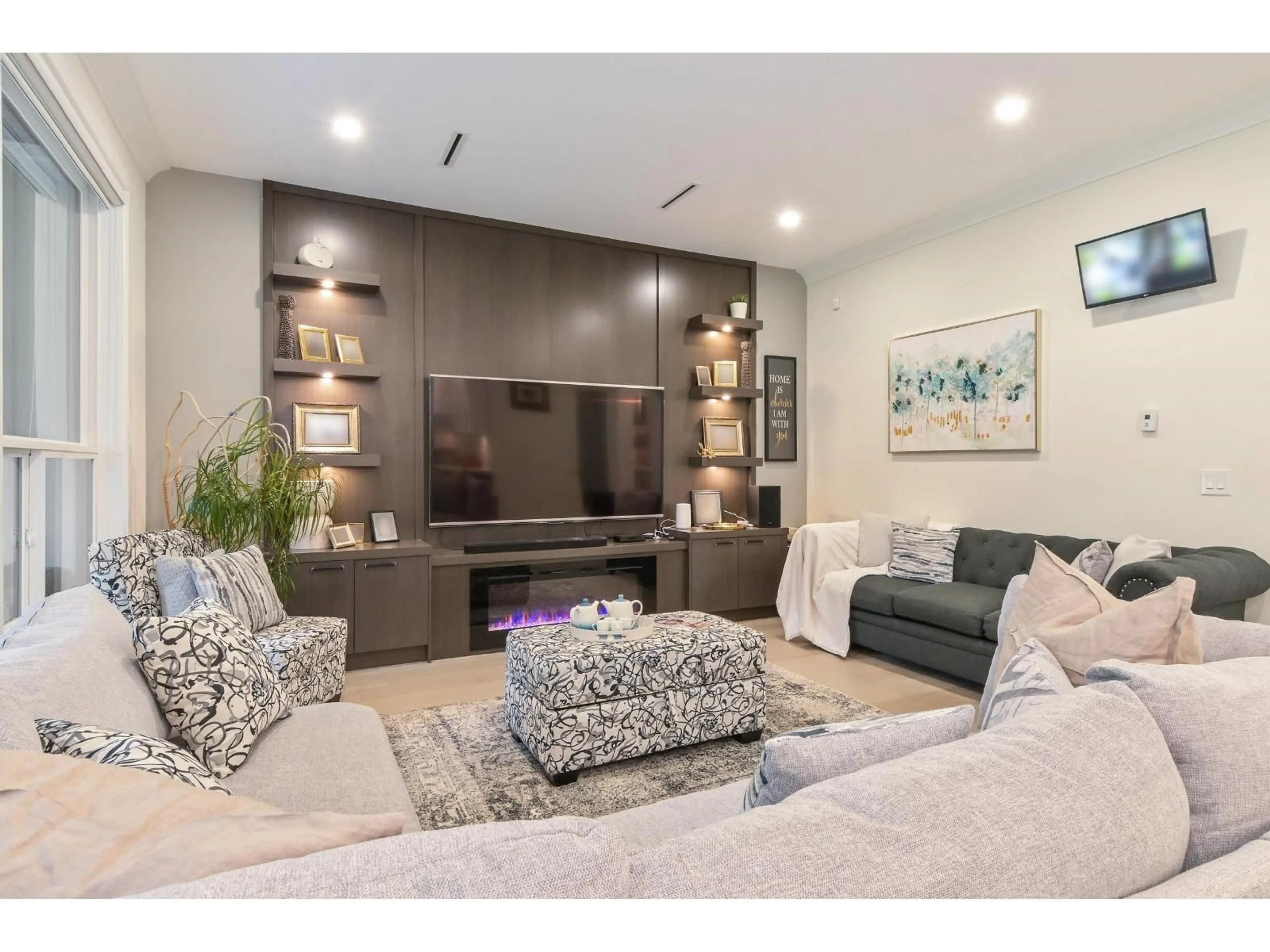 Living room with furniture, unknown for 4113 207 STREET, Langley British Columbia V3A2E2