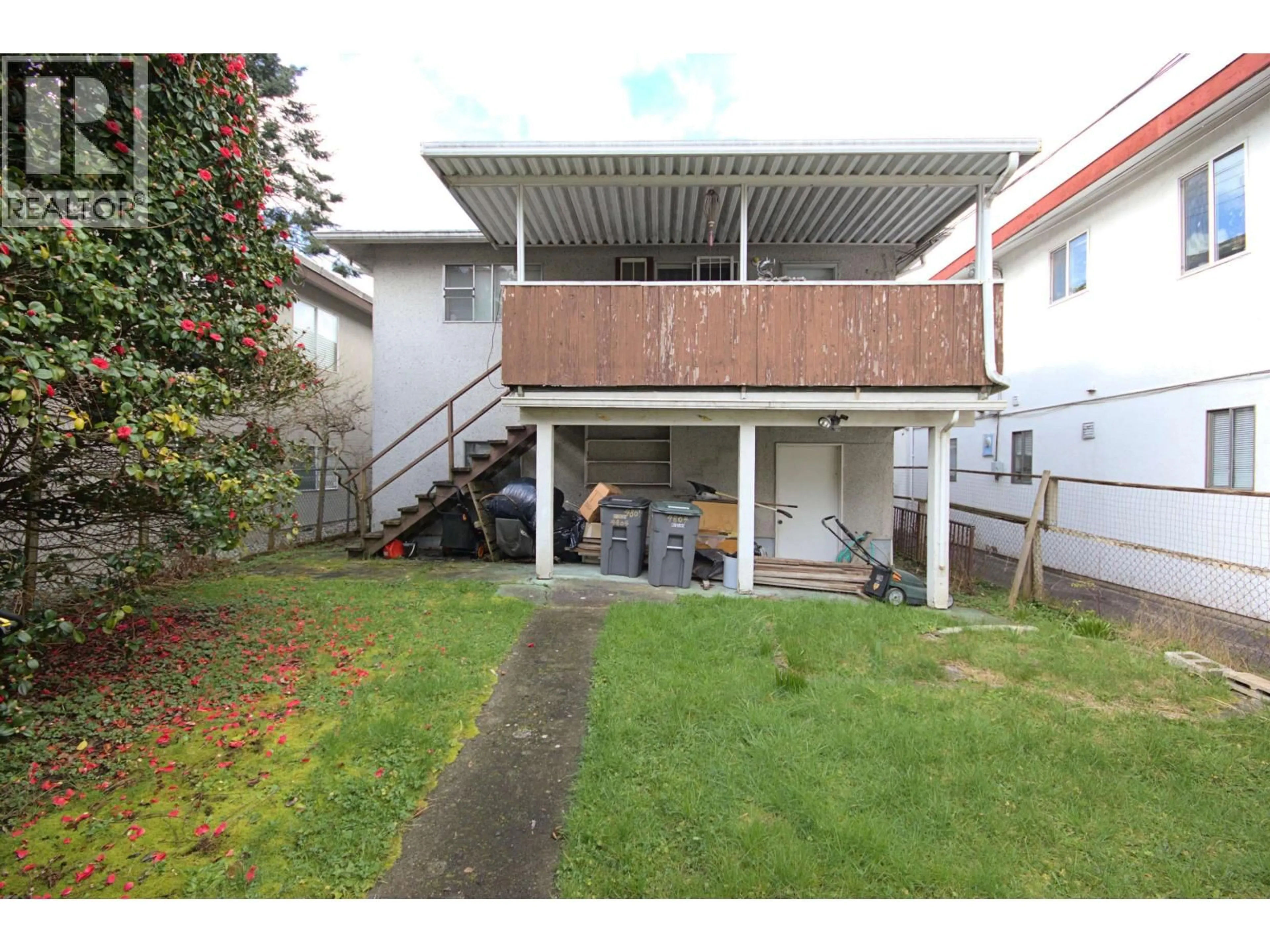 A pic from outside/outdoor area/front of a property/back of a property/a pic from drone, street for 4804 CULLODEN STREET, Vancouver British Columbia V5V4X9