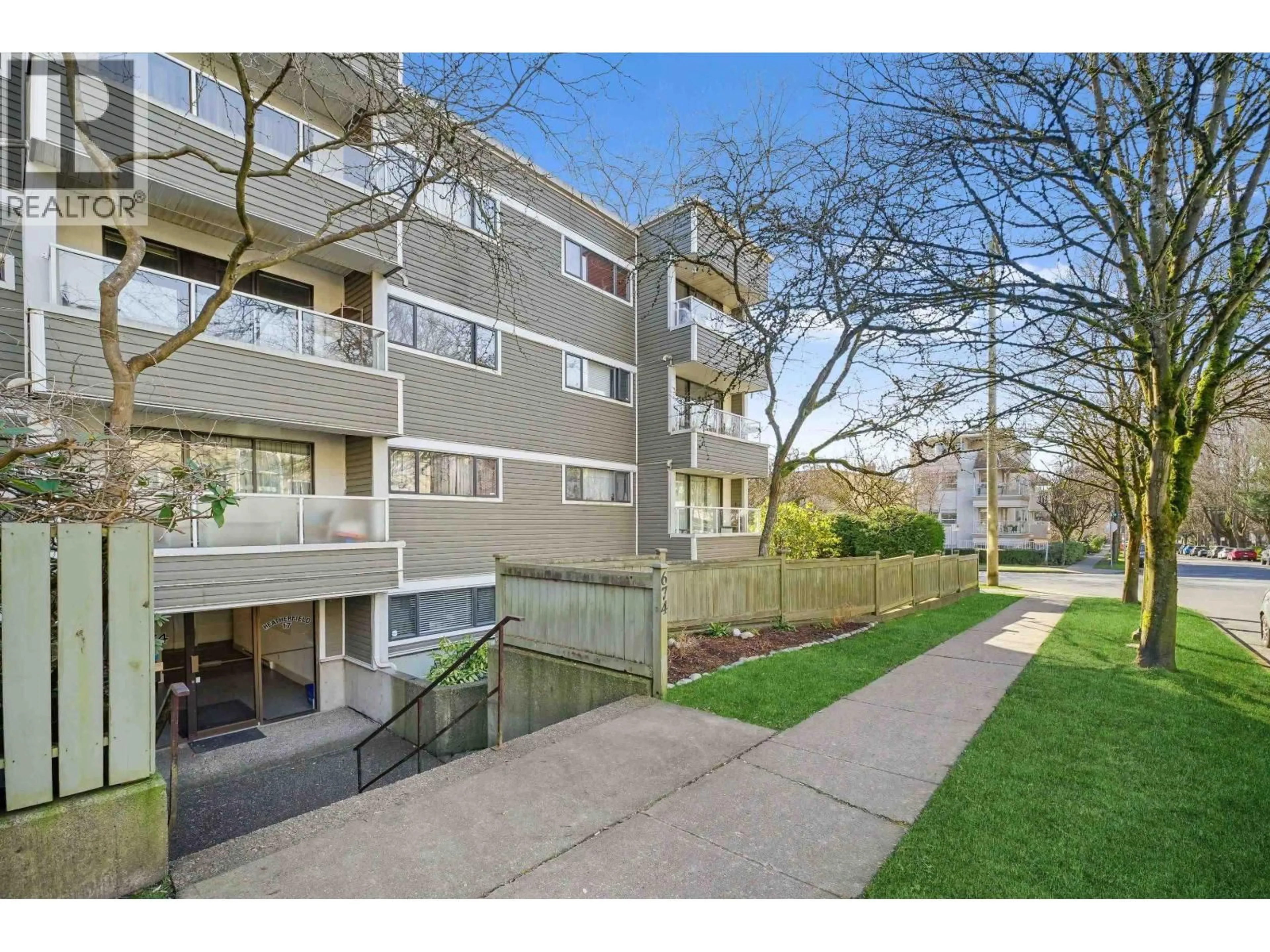 Patio, street for 301 - 674 17TH AVENUE, Vancouver British Columbia V5Z1T8