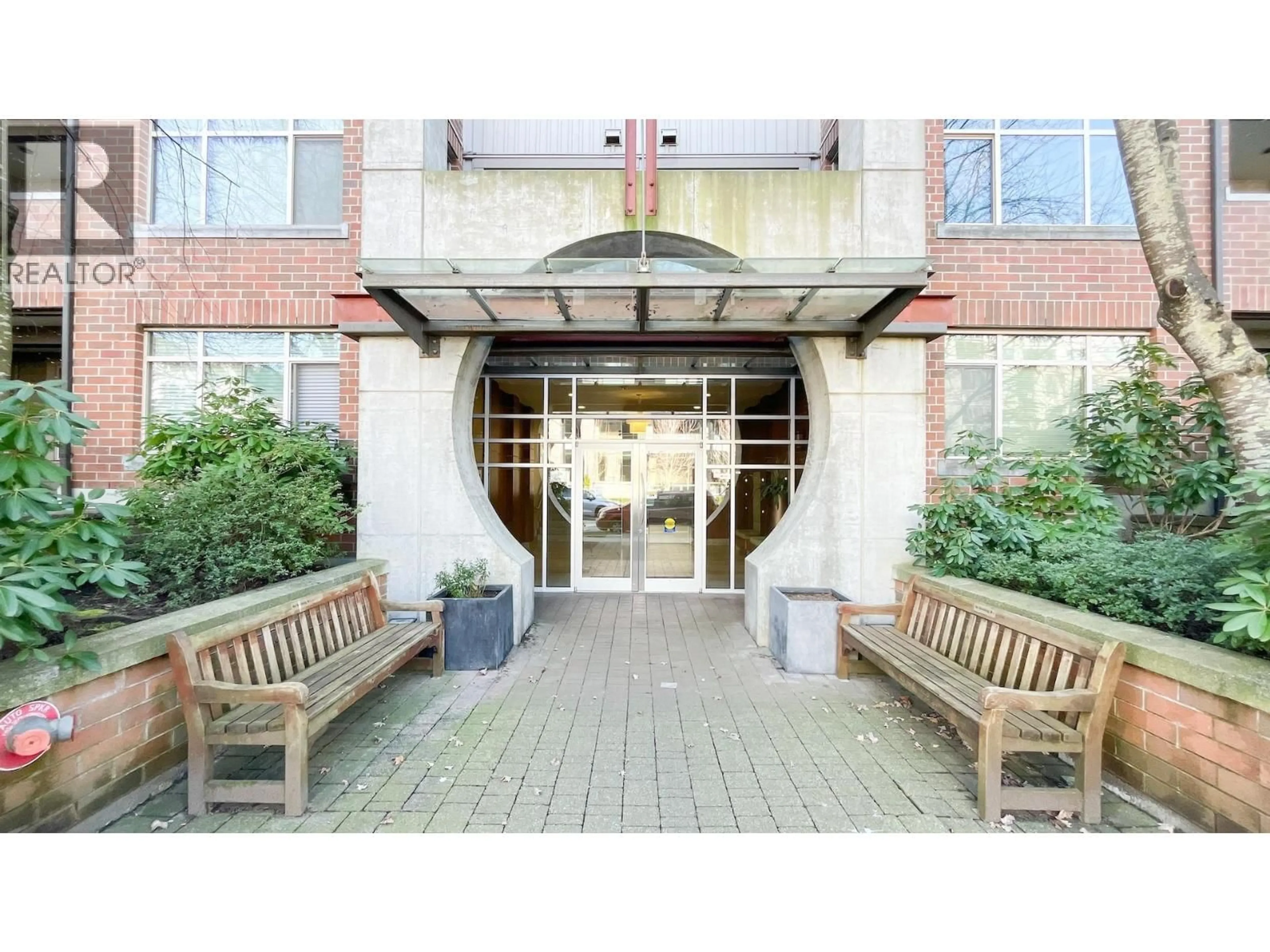 Indoor foyer for 228 - 9288 ODLIN ROAD, Richmond British Columbia V6X0C3