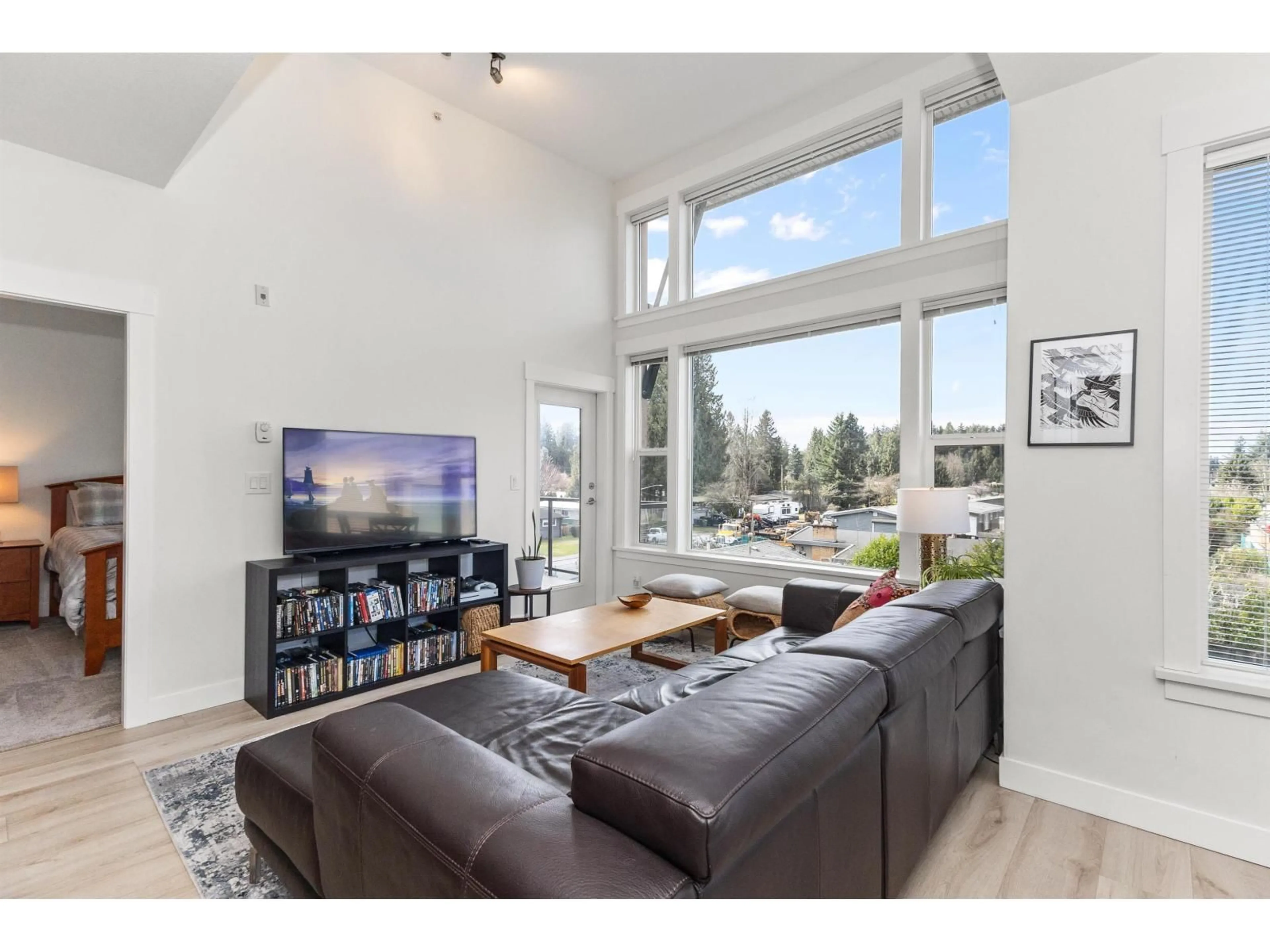 Living room with furniture, unknown for 417 - 33539 HOLLAND AVENUE, Abbotsford British Columbia V2S0C6